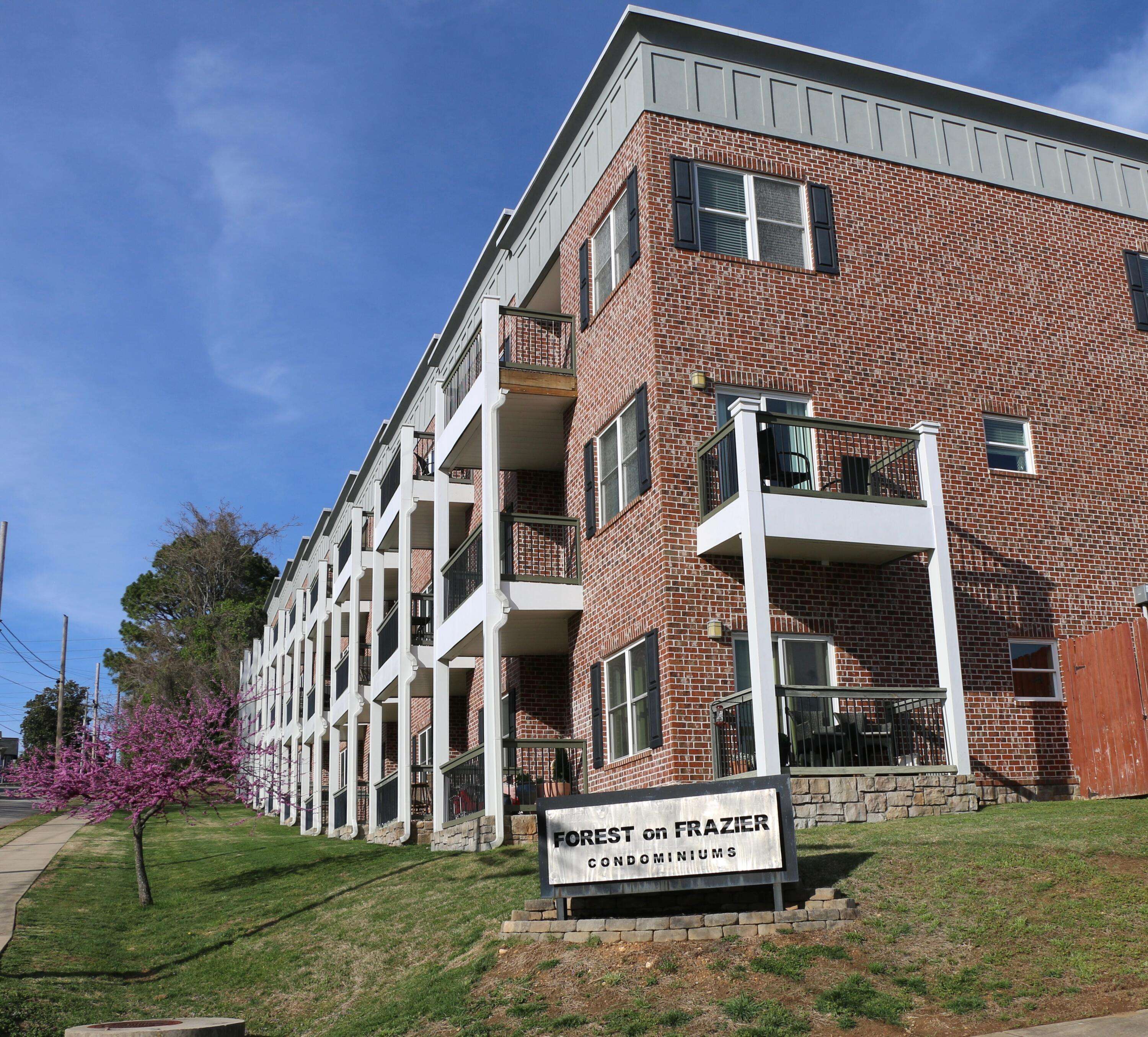 Chattanooga, TN 37405,221 Delmont ST