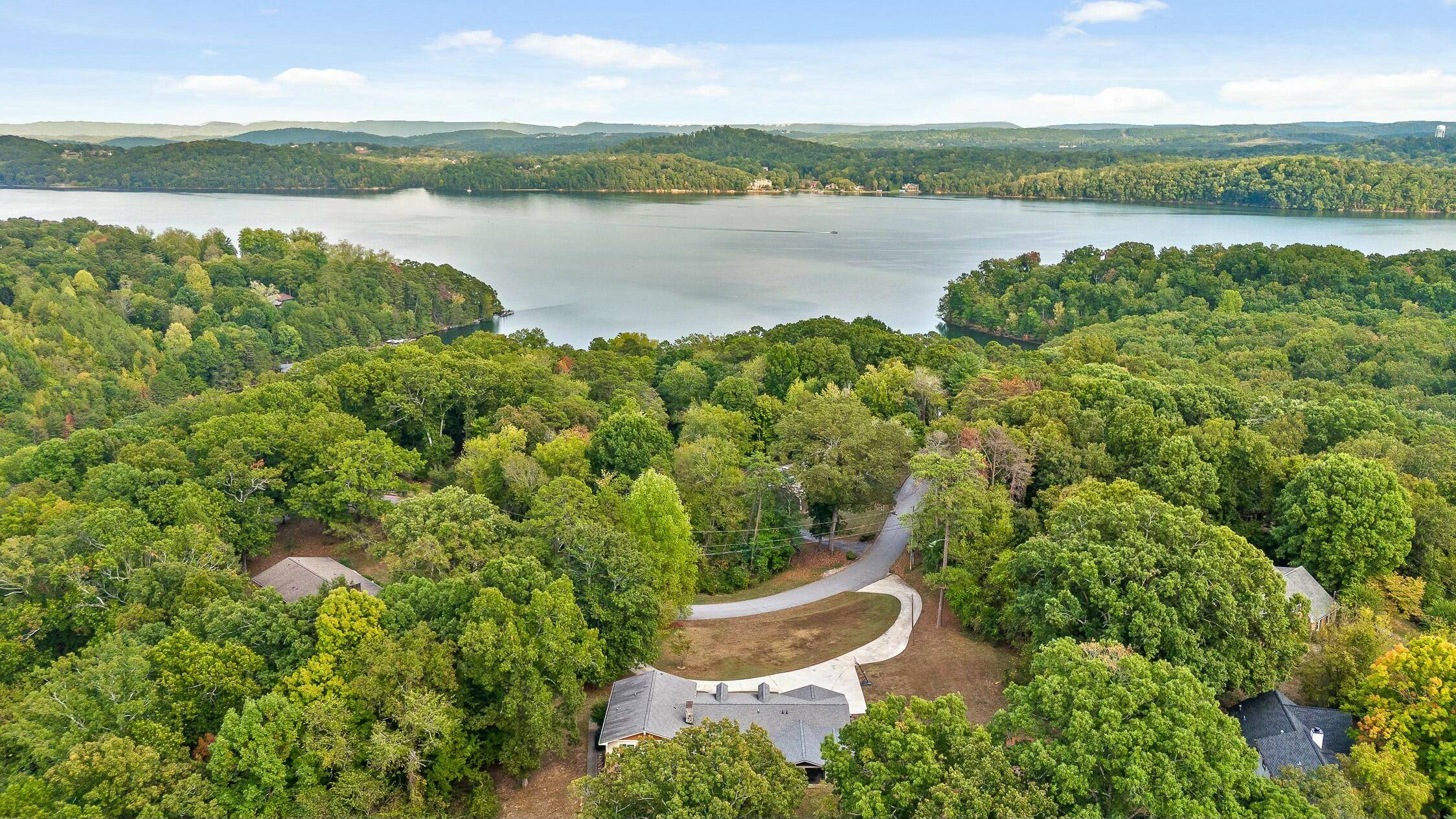 Hixson, TN 37343,2024 Clematis DR
