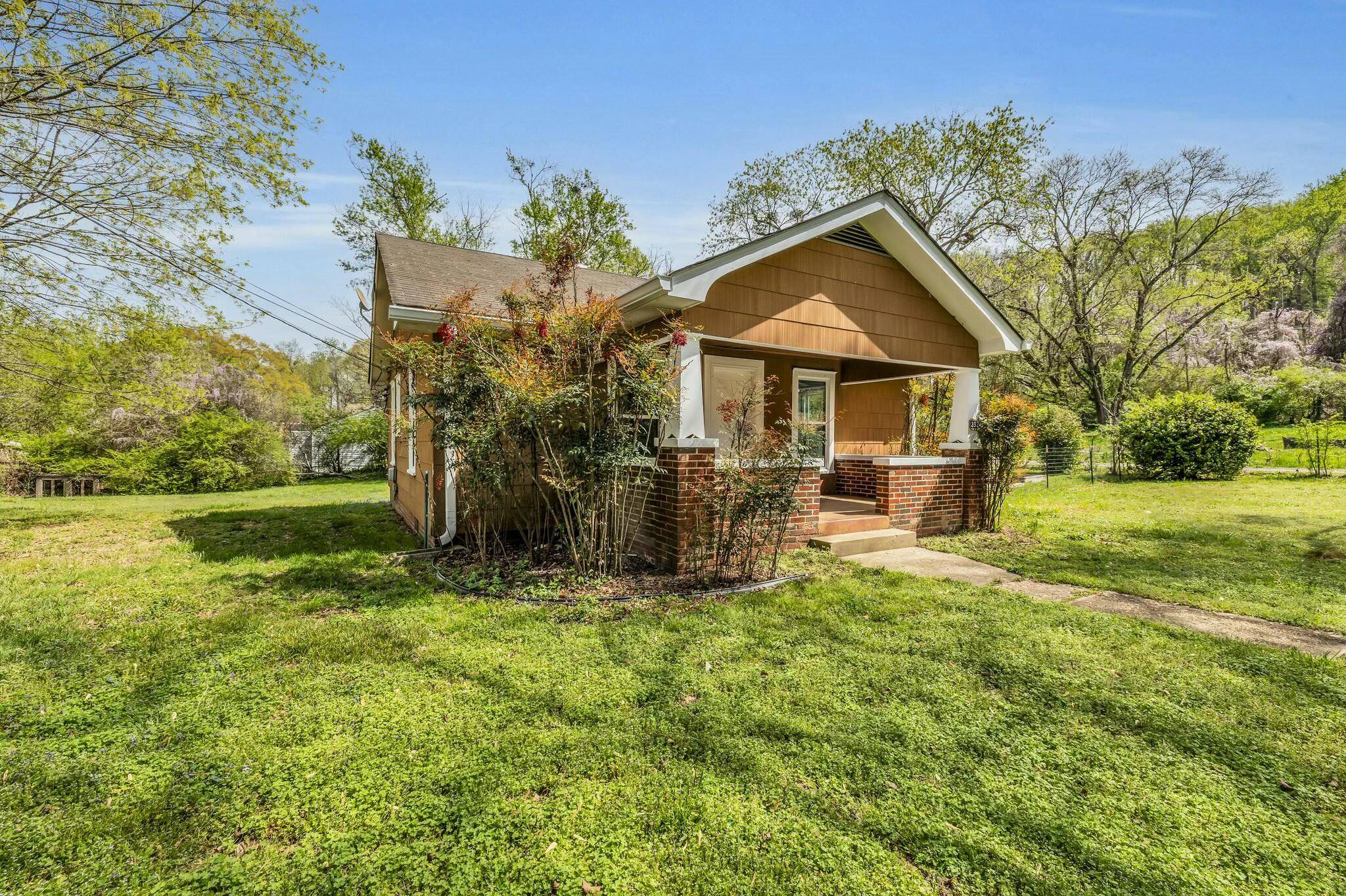 Chattanooga, TN 37406,3924 Meadow Lane LN