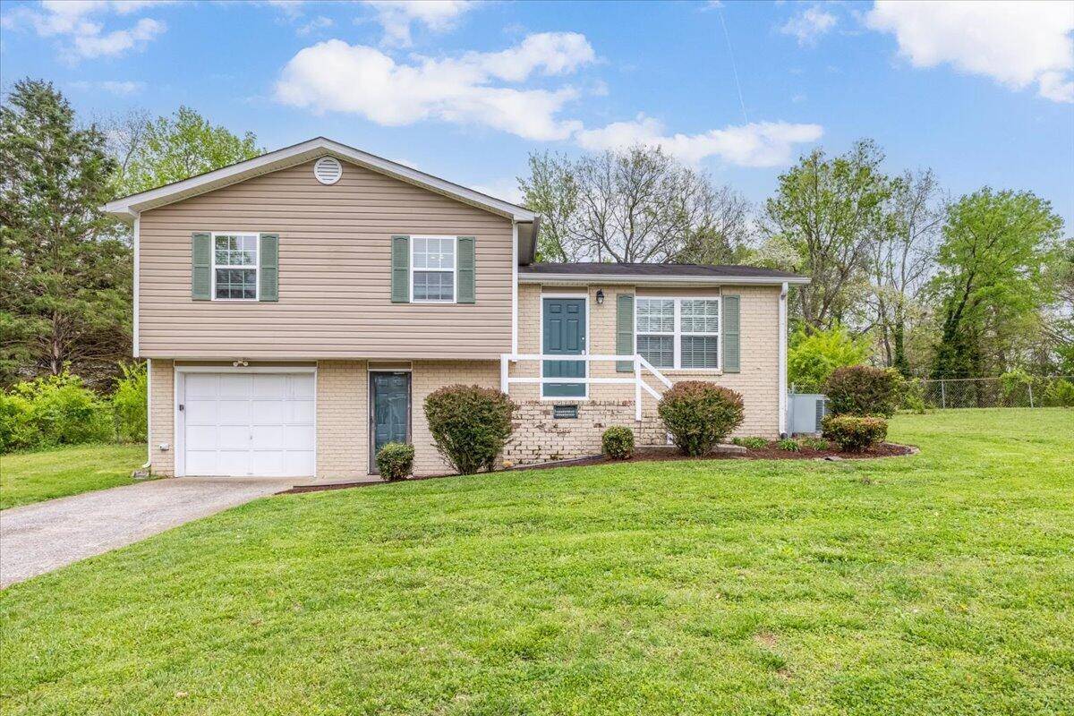 Hixson, TN 37343,1945 Bay Hill DR