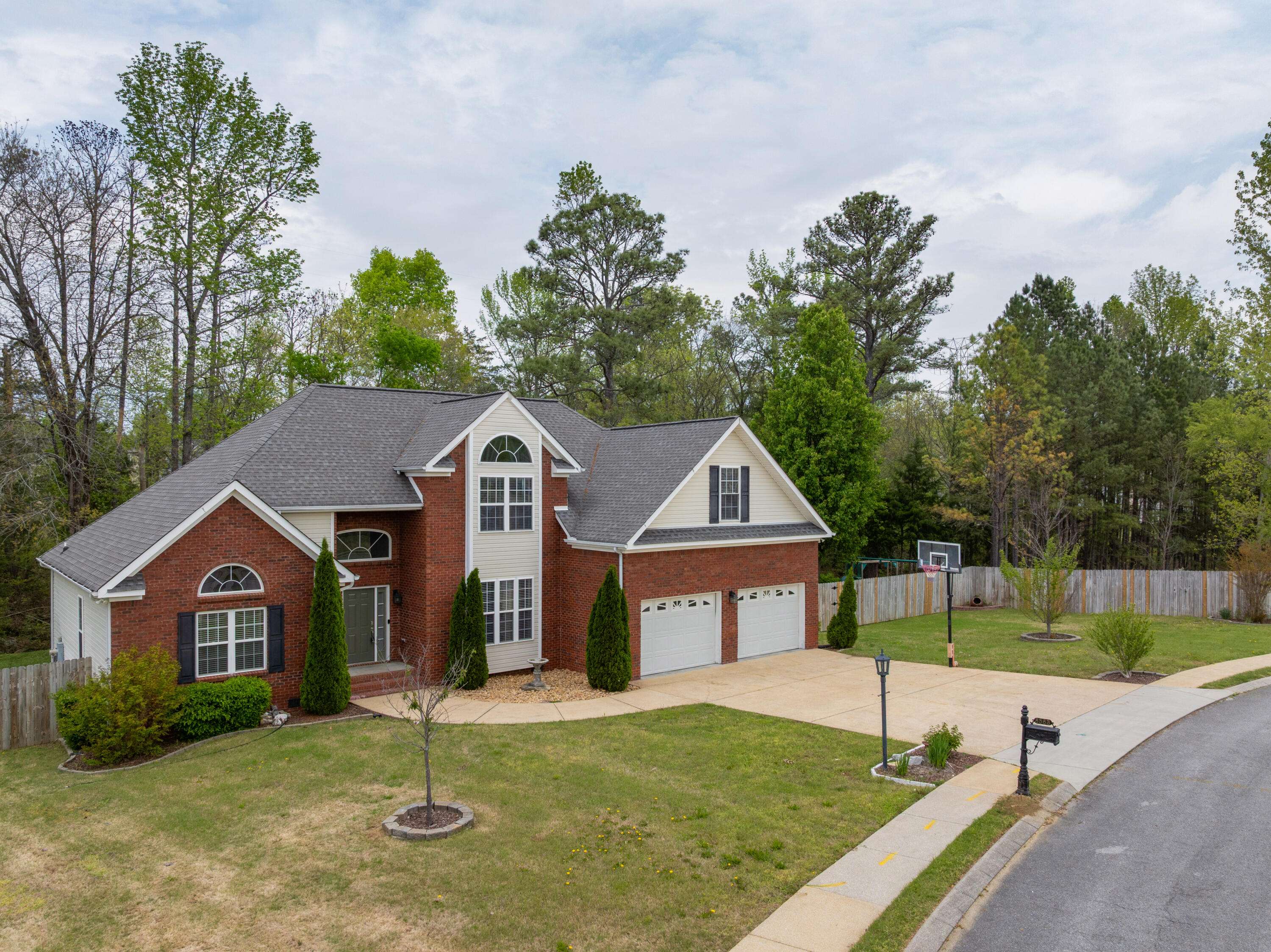 Chattanooga, TN 37421,8583 Pershing RD