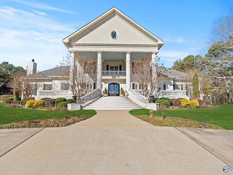 Fort Payne, AL 35967,6202 Greenhill BLVD