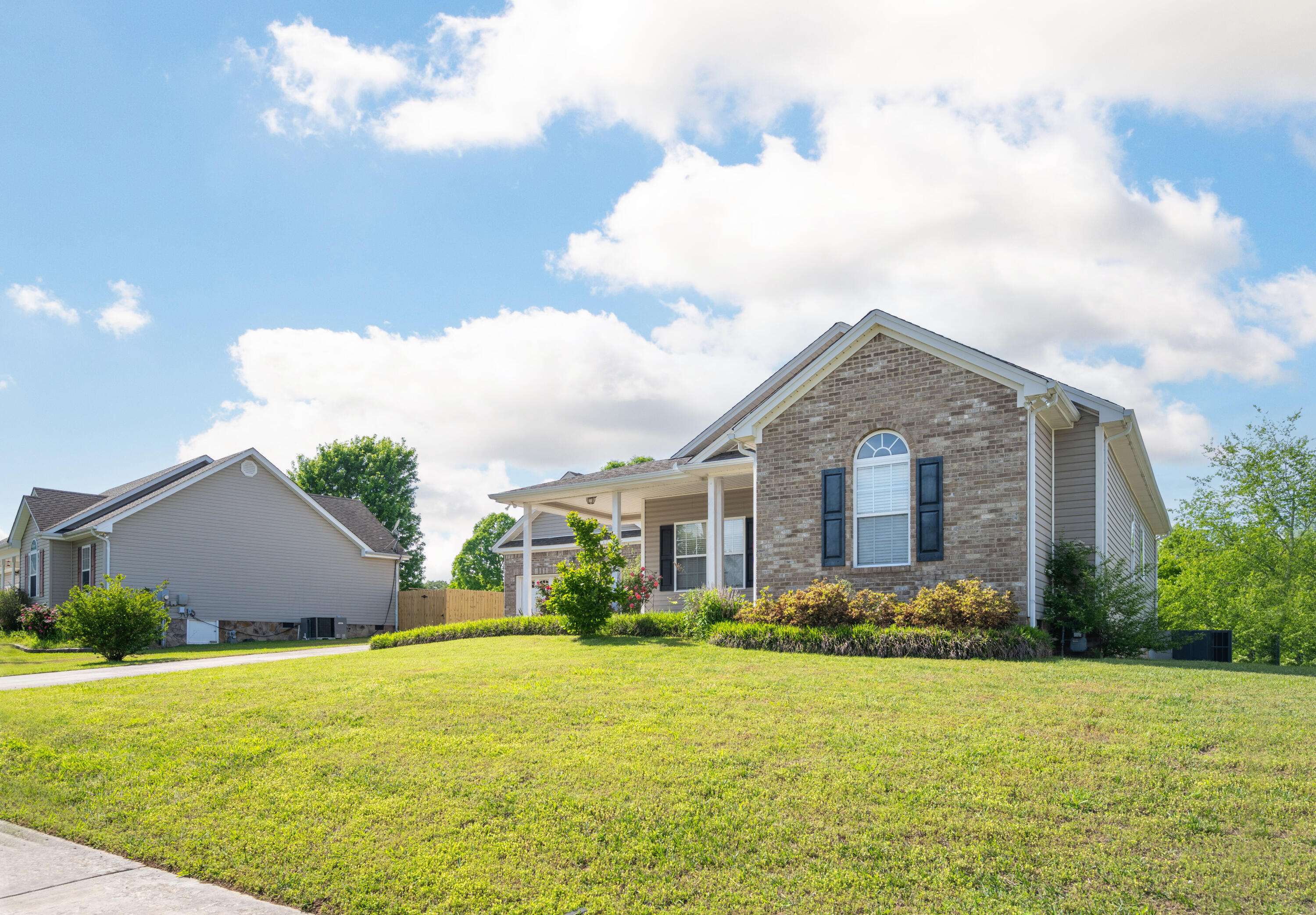 Soddy Daisy, TN 37379,10329 Sovereign Pointe DR