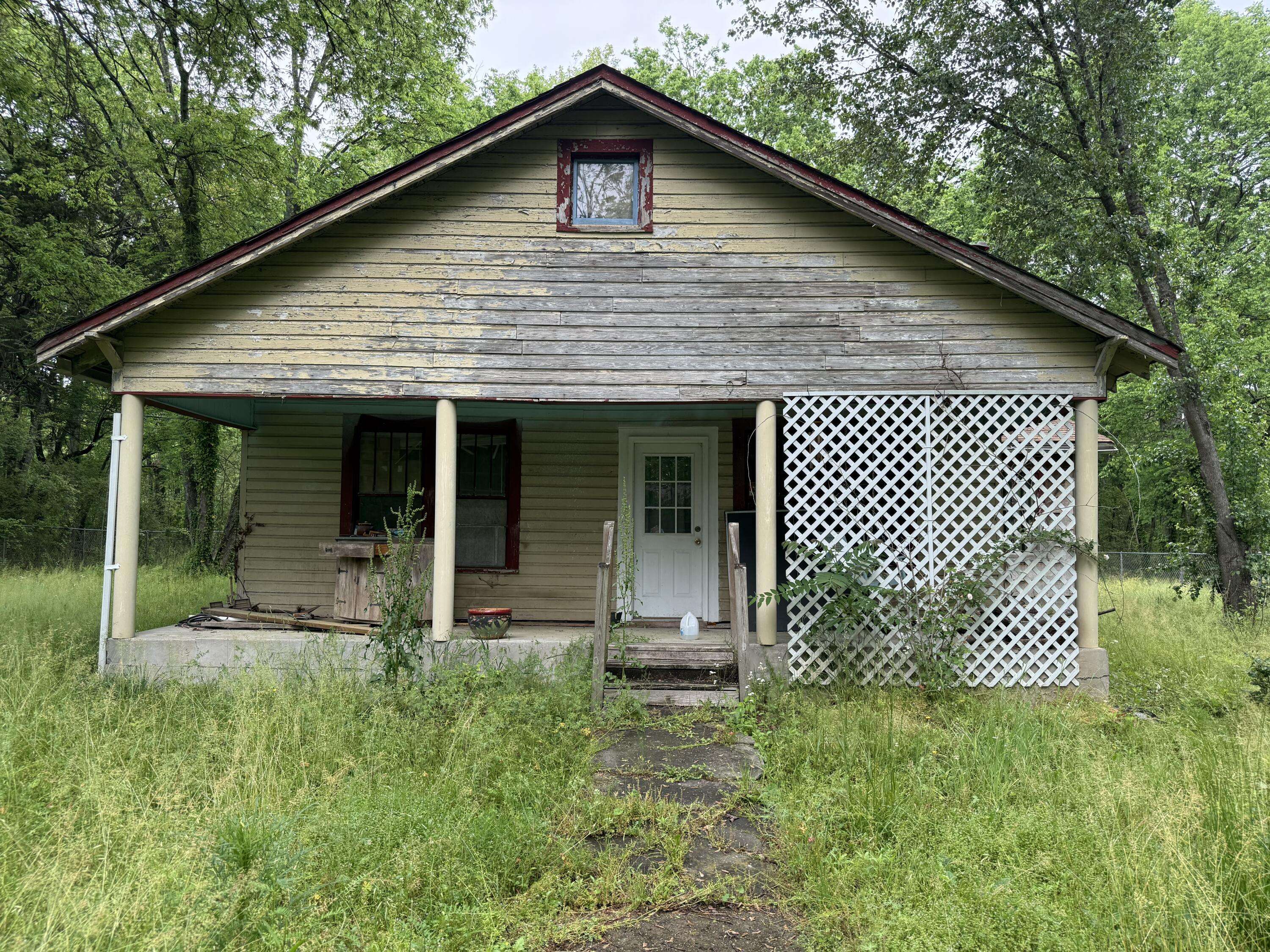 Sale Creek, TN 37373,203 Leggett RD