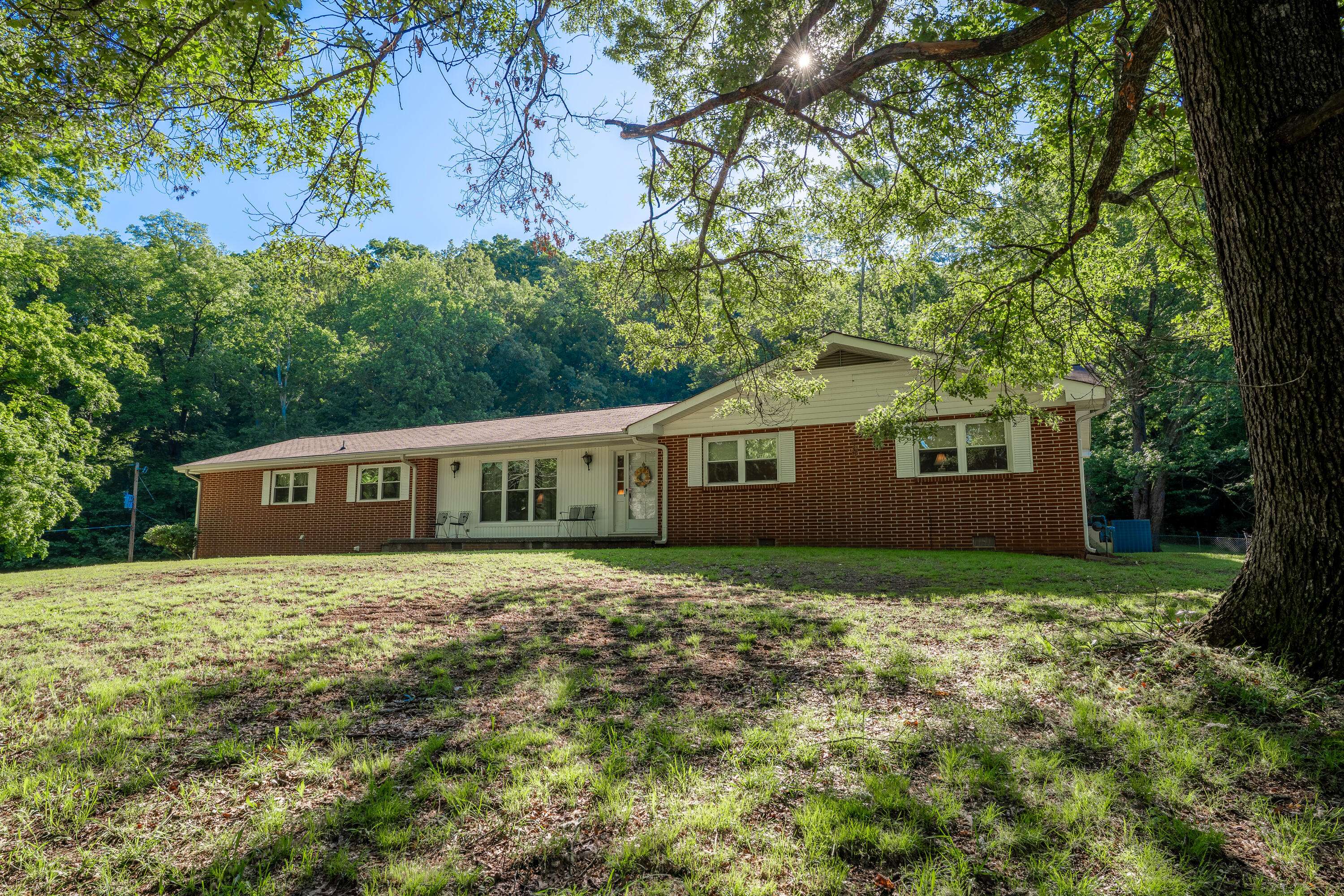 Chattanooga, TN 37419,1106 Browns Ferry RD