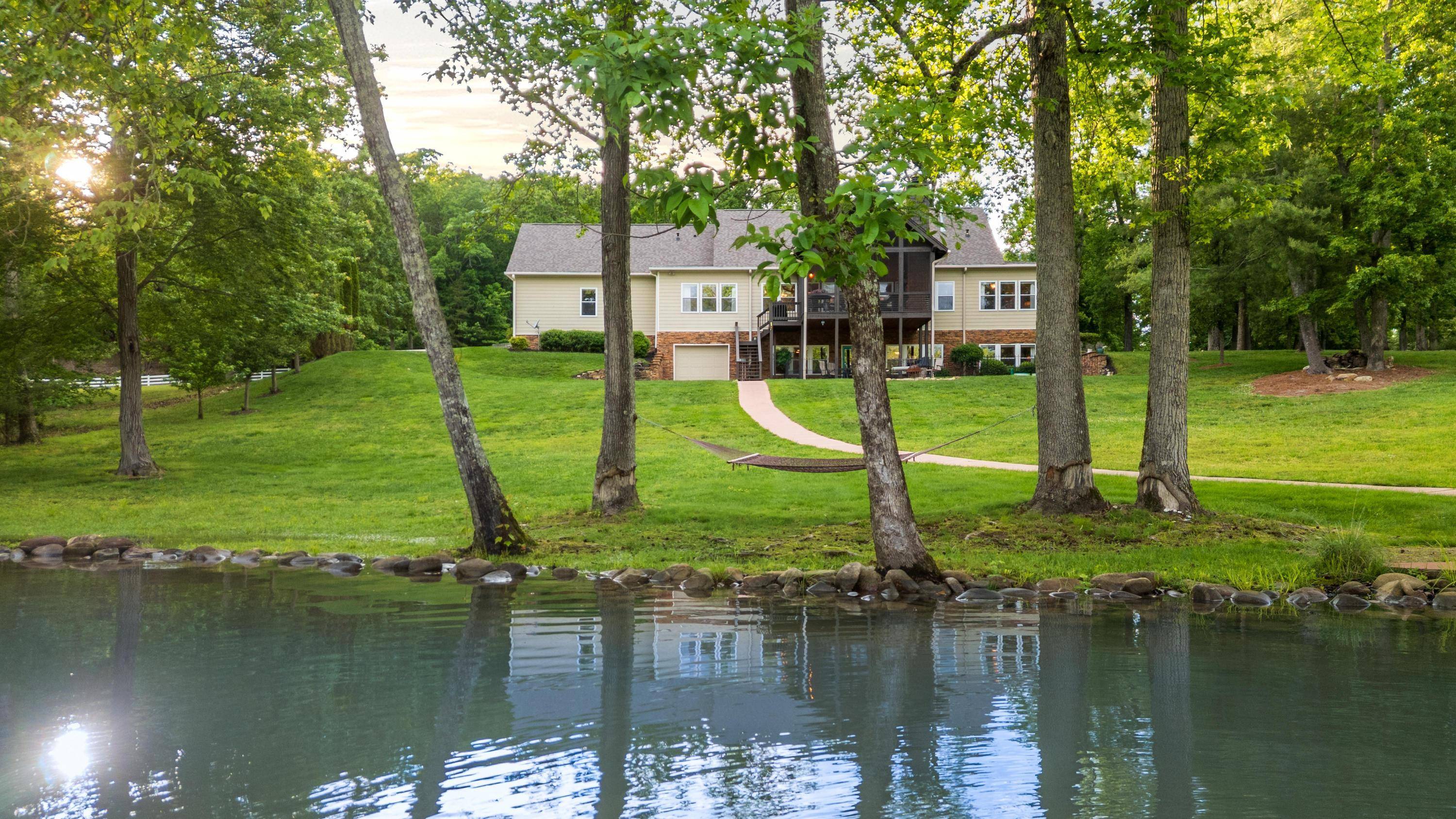 Spring City, TN 37381,480 Lake Harbor DR
