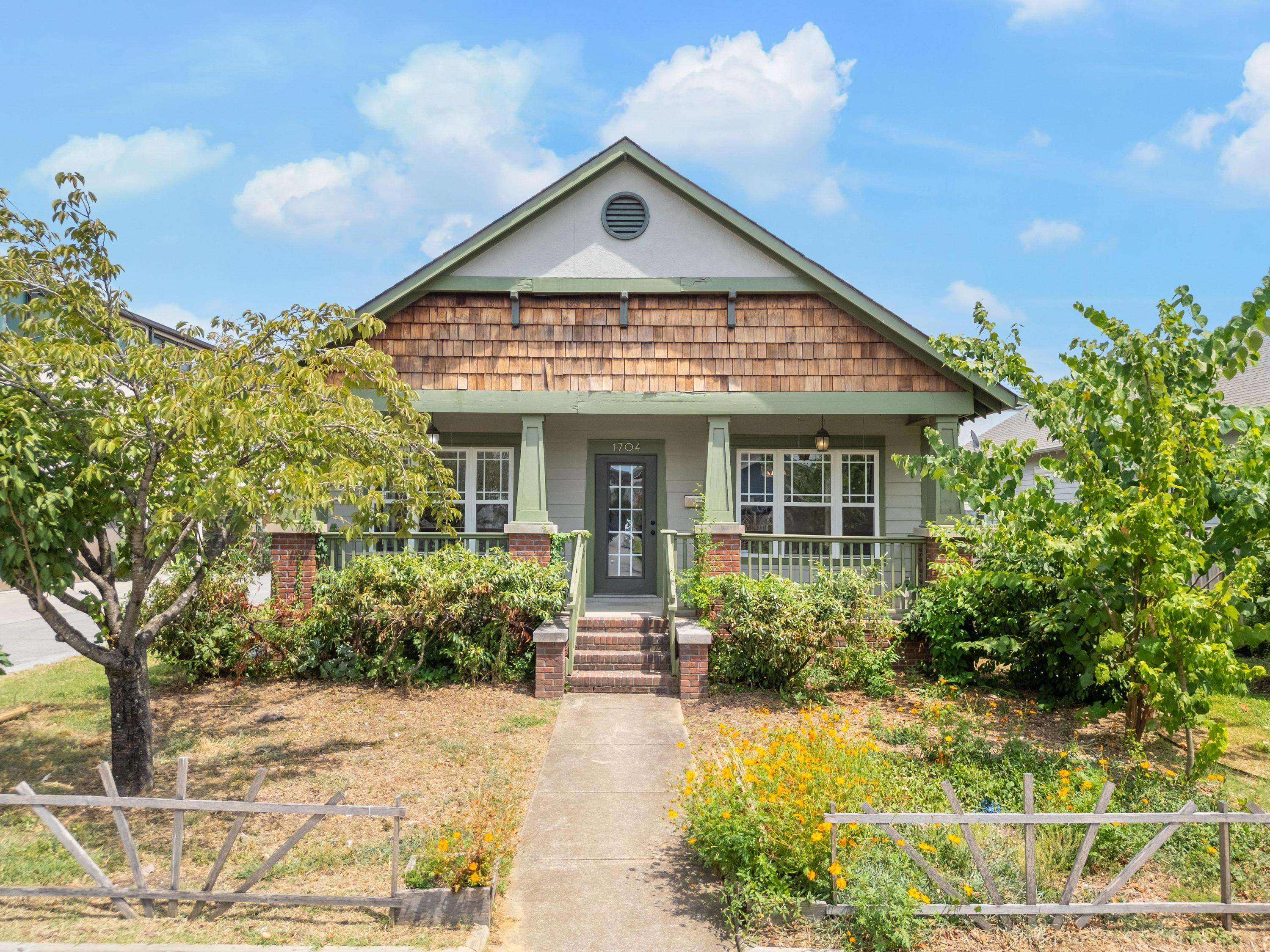 Chattanooga, TN 37408,1704 Williams ST