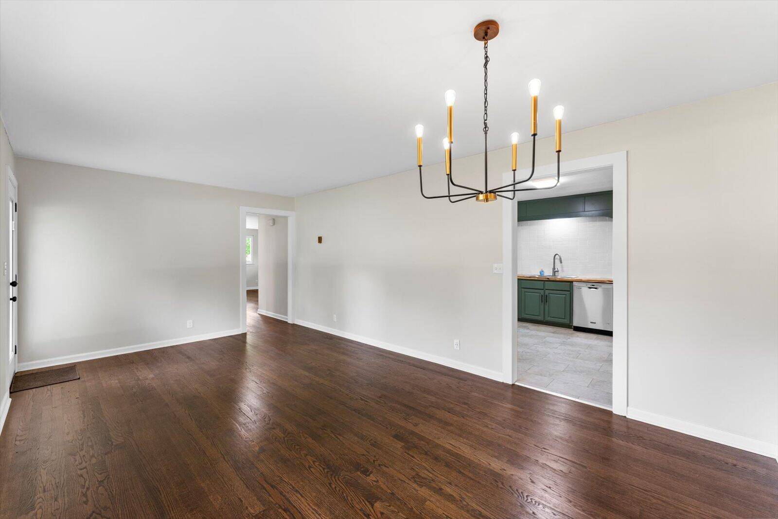 Chattanooga, TN 37421,735 James AVE