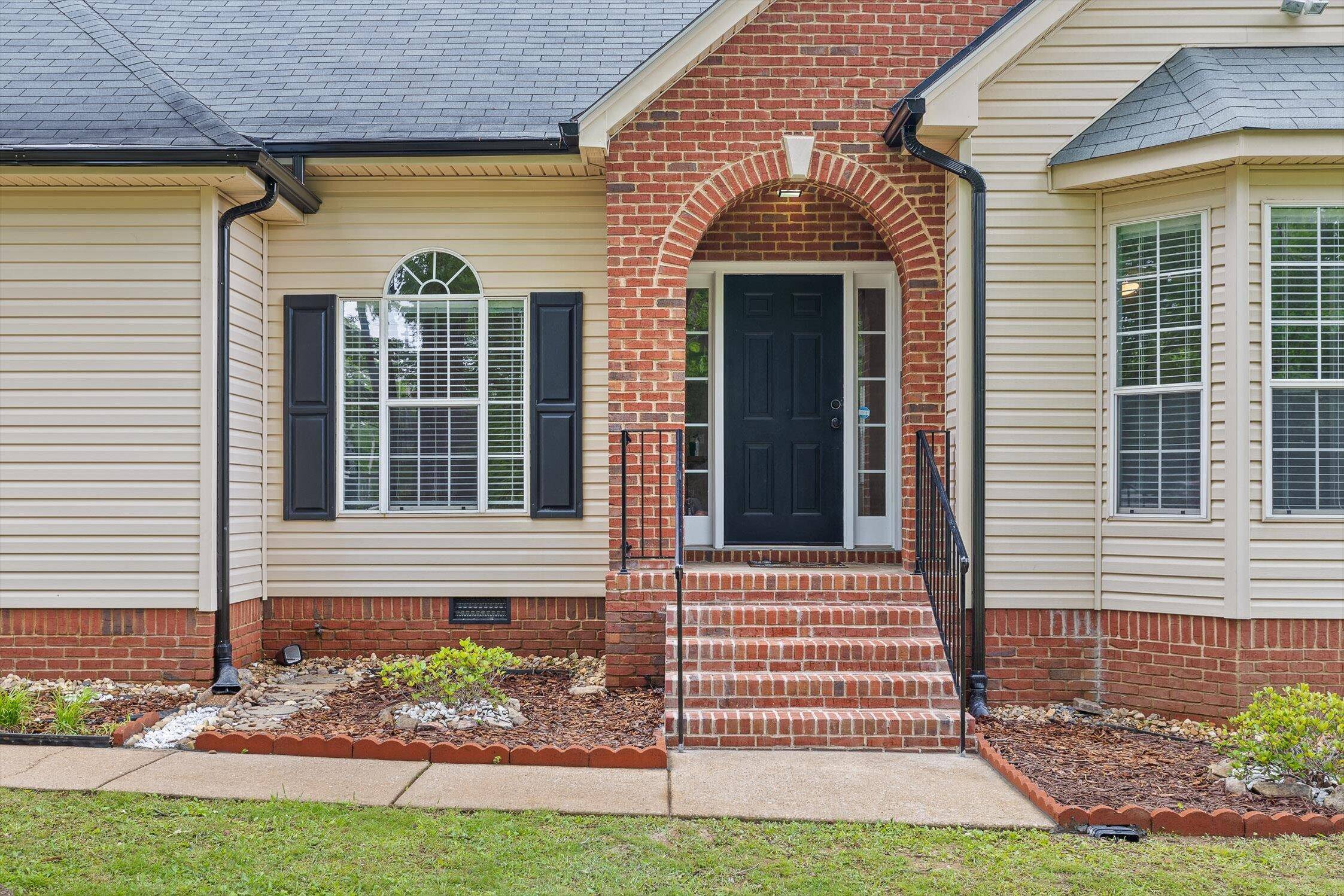Hixson, TN 37343,8225 Lakeside CIR