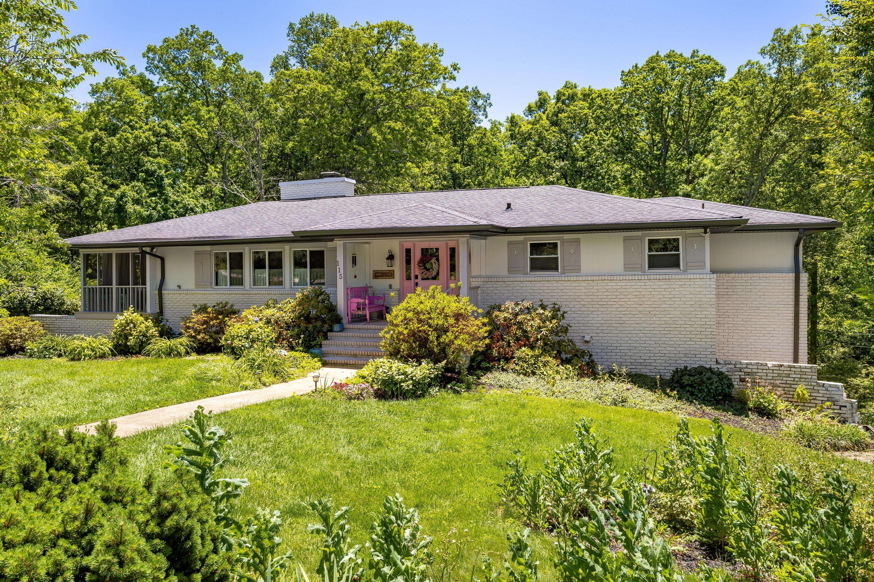 Signal Mountain, TN 37377,115 Golf DR