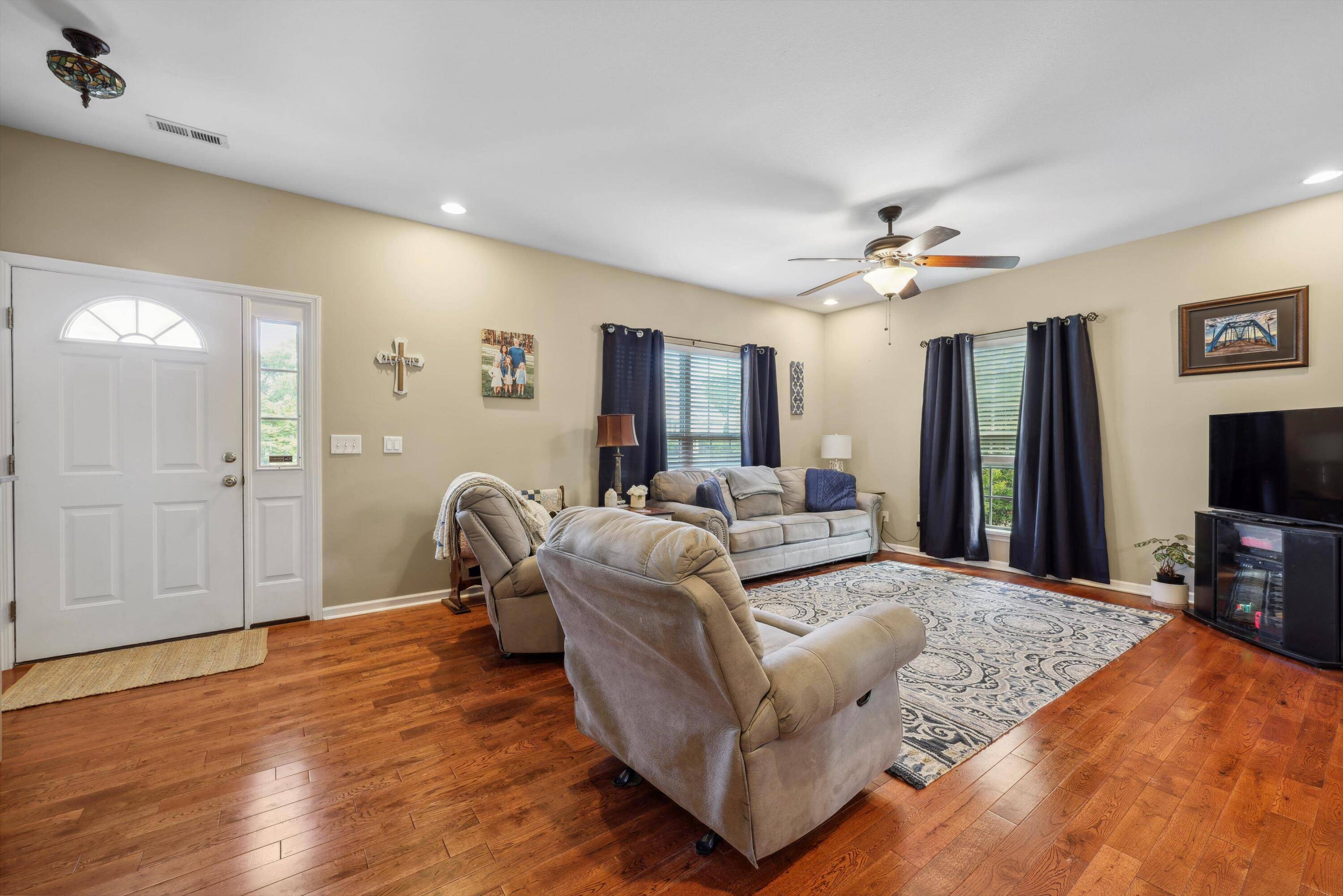 Soddy Daisy, TN 37379,10439 Sovereign Pointe DR