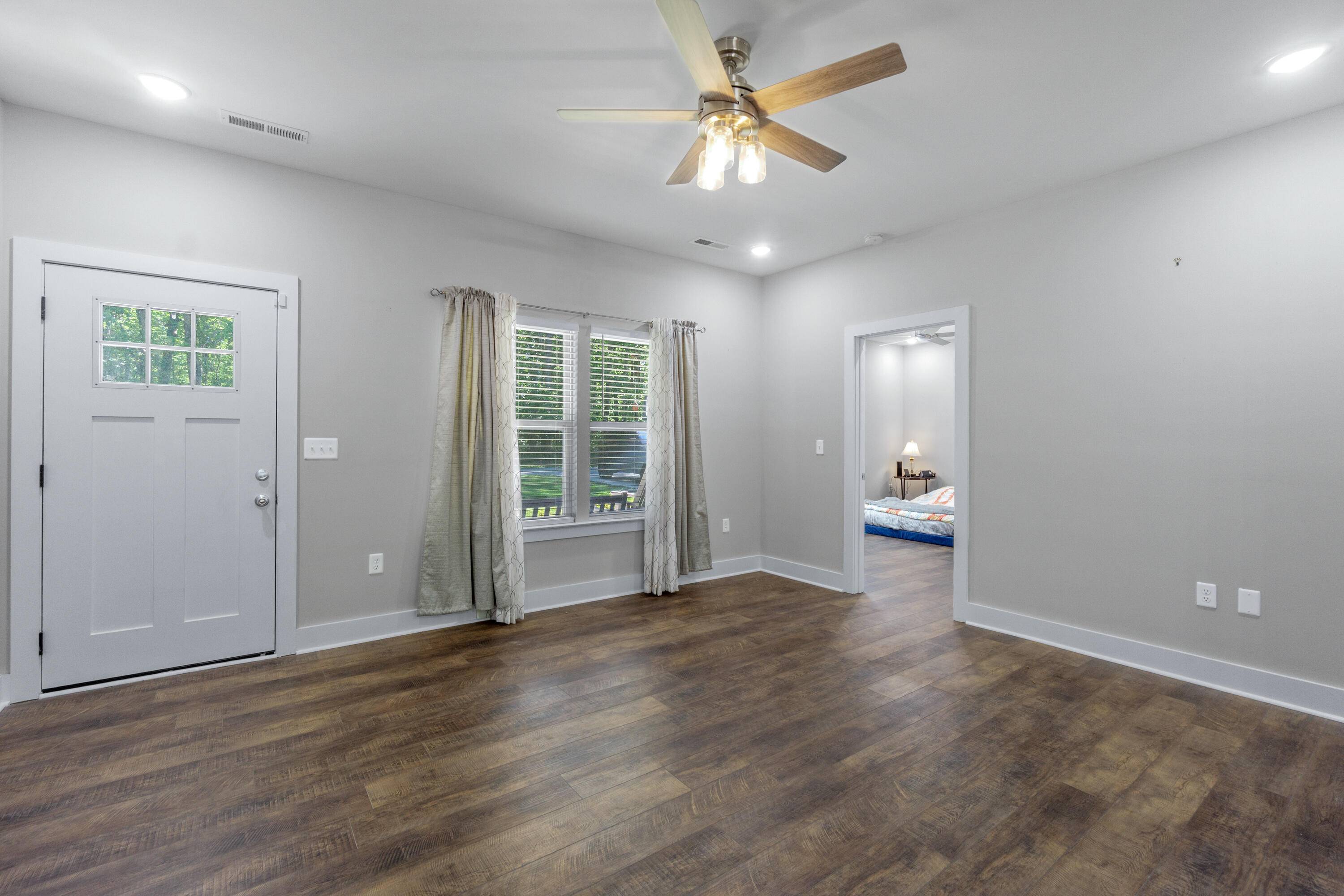 Signal Mountain, TN 37377,141 Woodland WAY