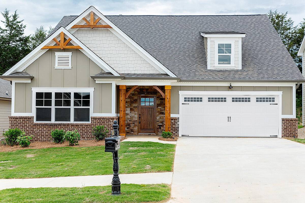 Ooltewah, TN 37363,8868 Knolling Loop LOOP
