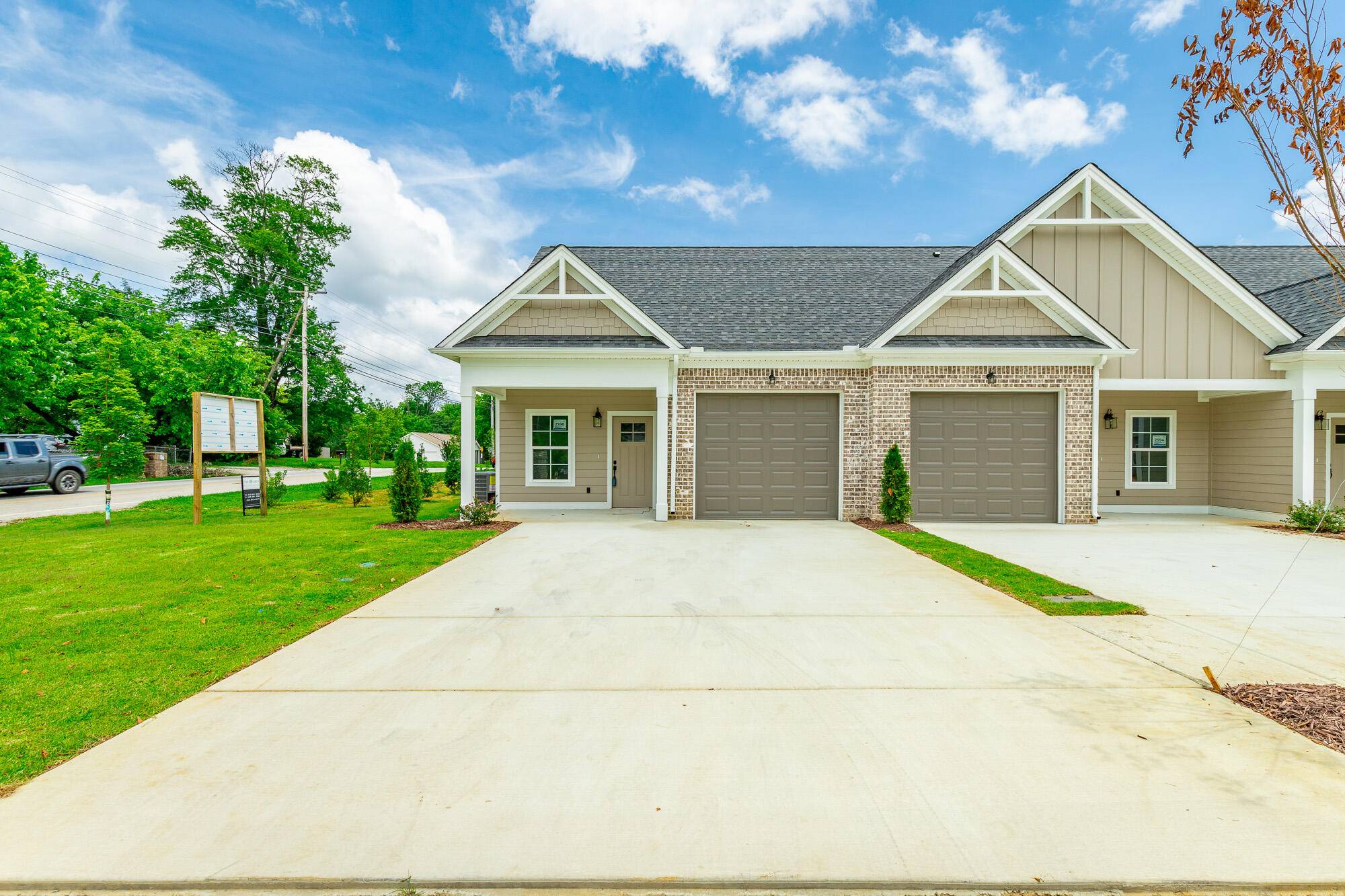 Chattanooga, TN 37421,2594 Bannerman LN