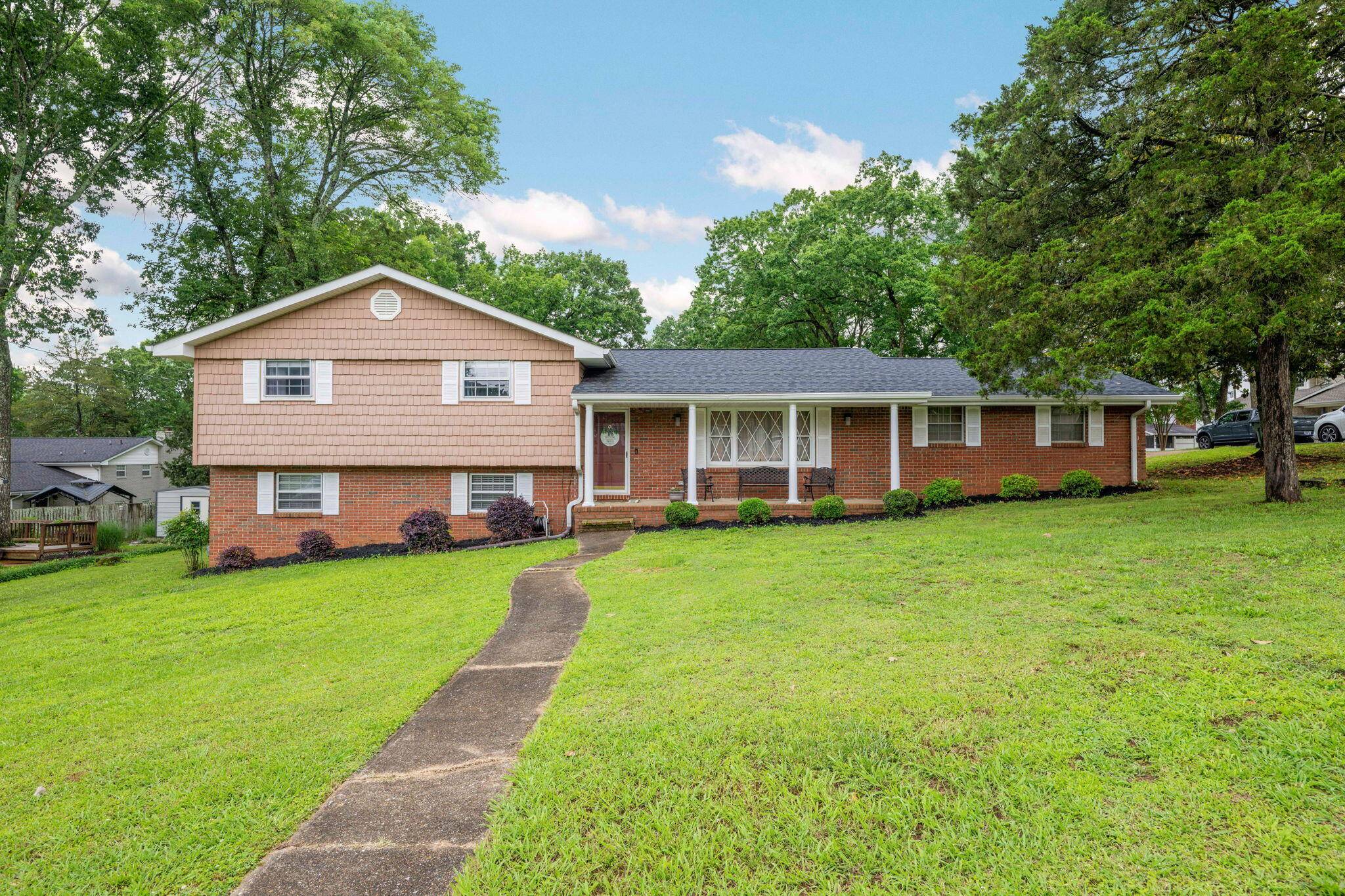 Fort Oglethorpe, GA 30742,9 Maple LN