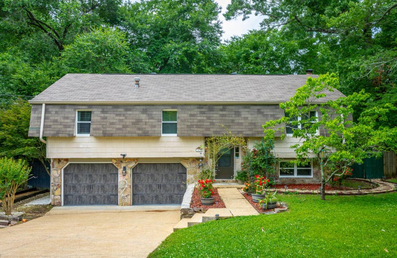 Hixson, TN 37343,7429 Irongate DR