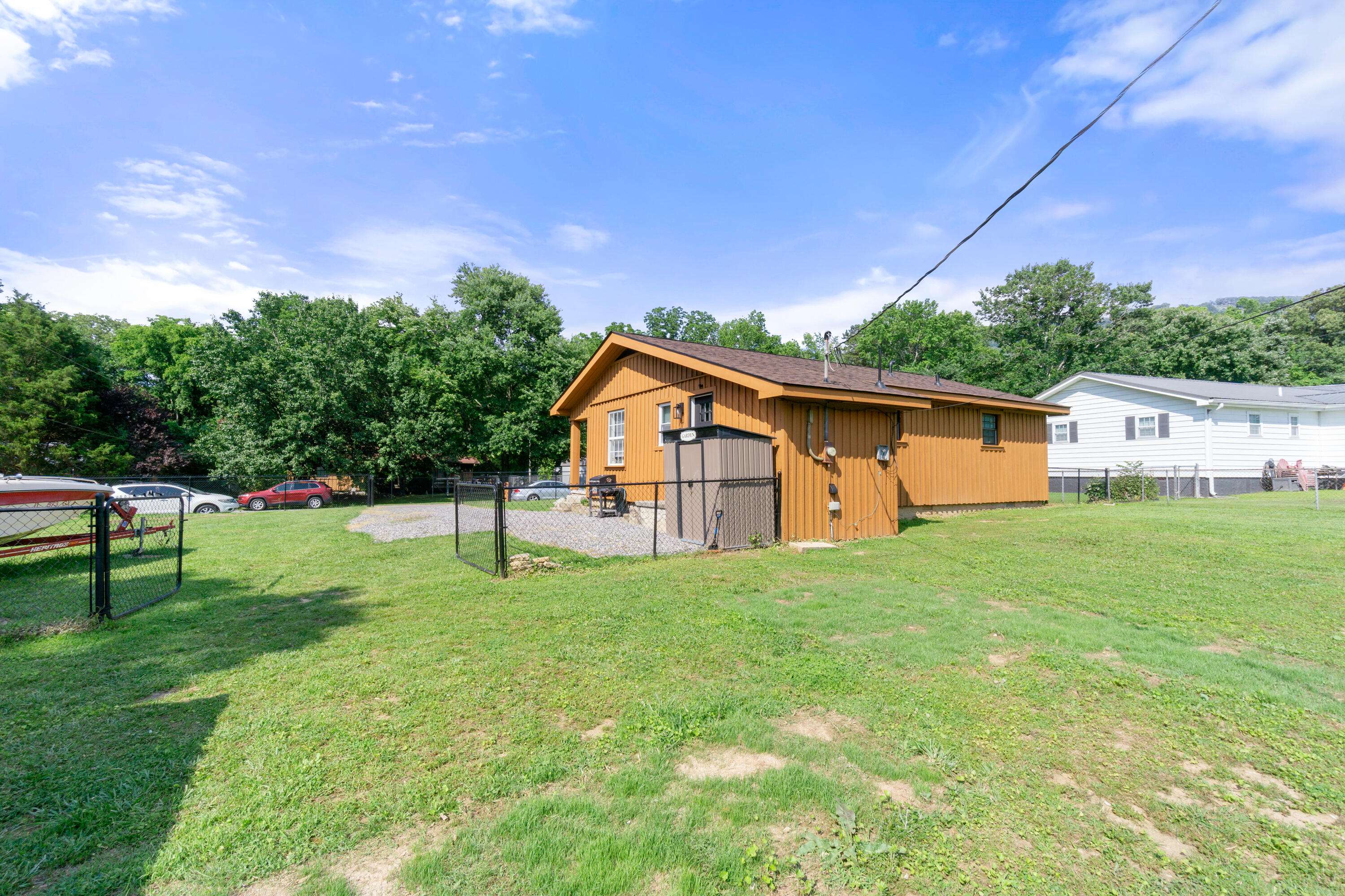 Whitwell, TN 37397,156 Red LN