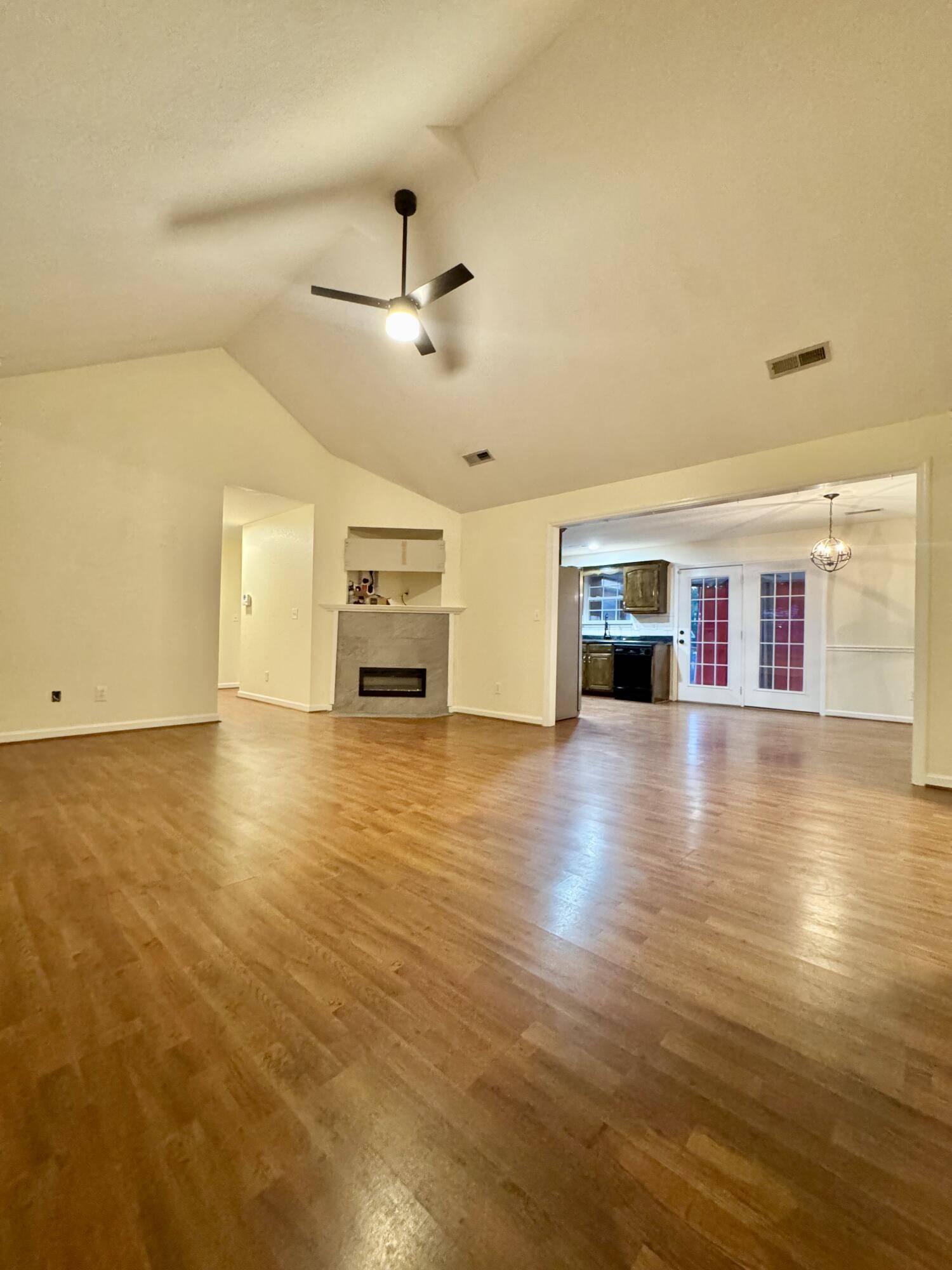Rossville, GA 30741,191 Bluegrass CIR