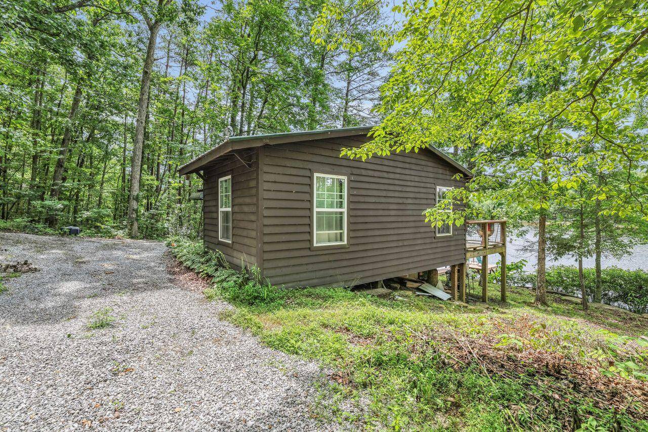 Pikeville, TN 37367,186 Lake View
