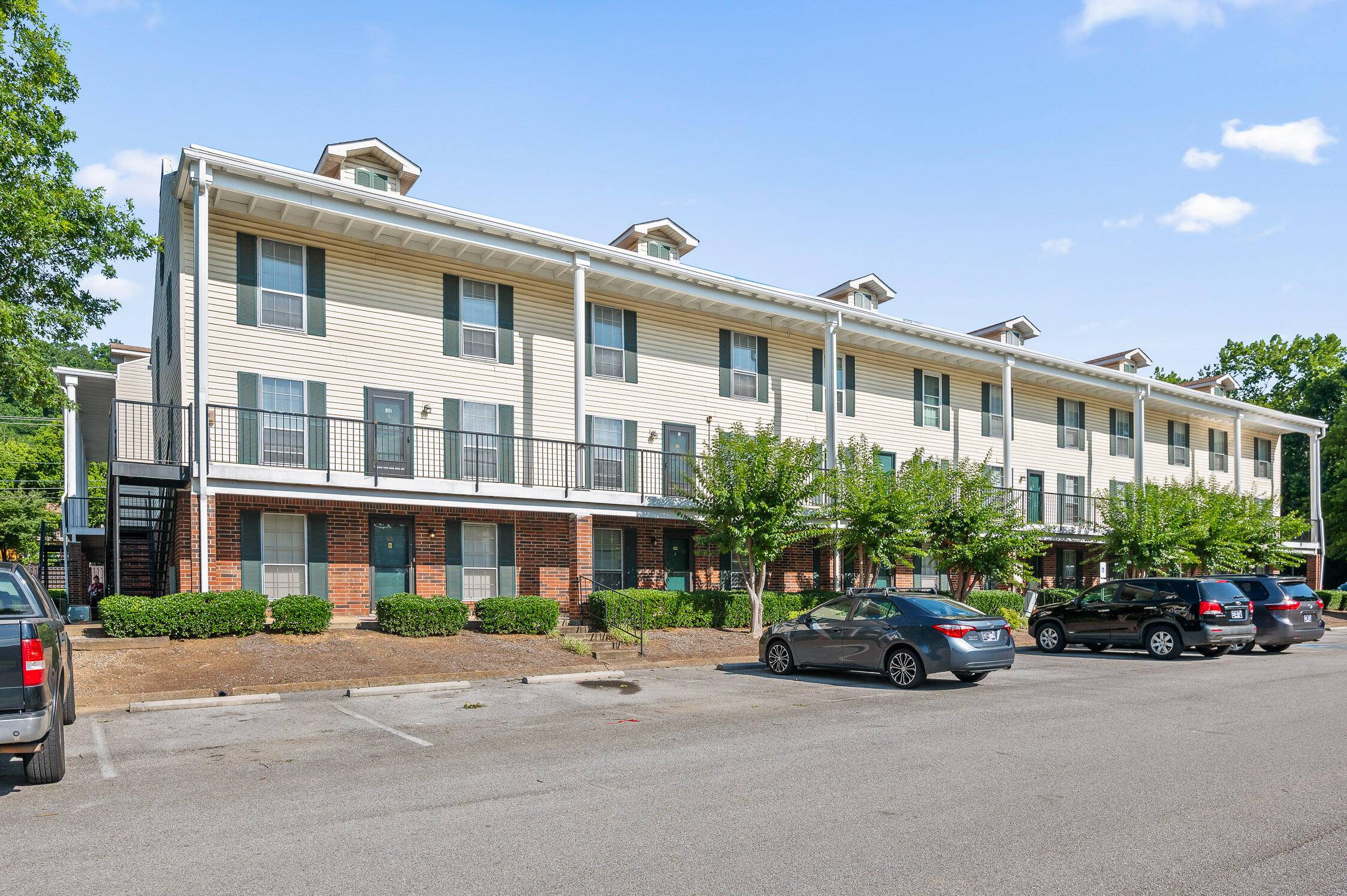 Chattanooga, TN 37405,900 Mountain Creek RD