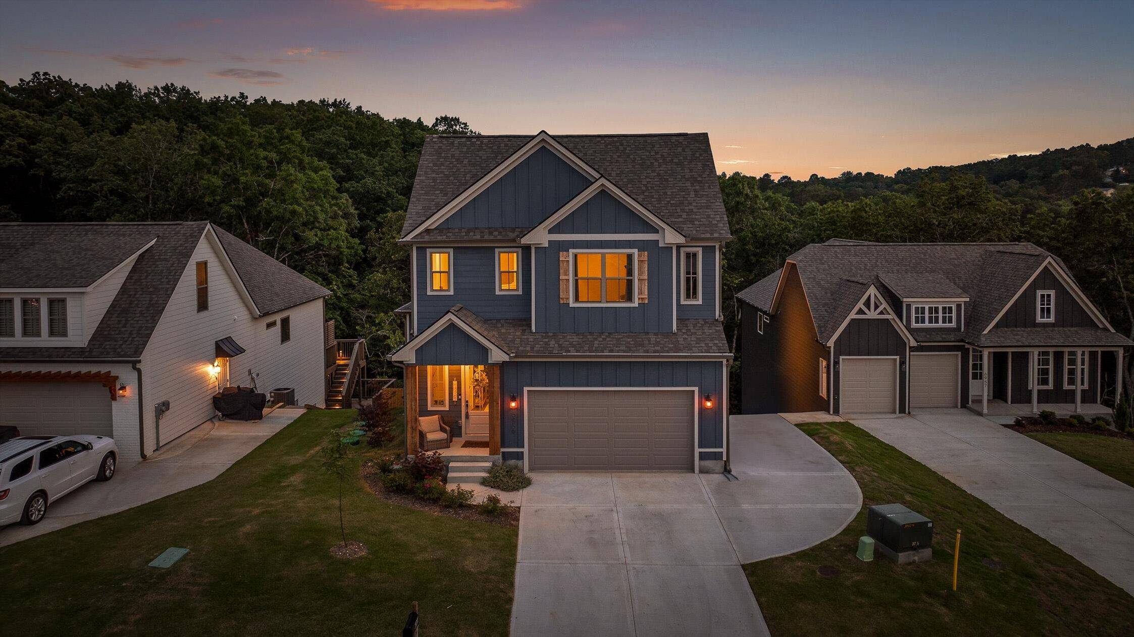 Ooltewah, TN 37363,6969 Mercedes LN
