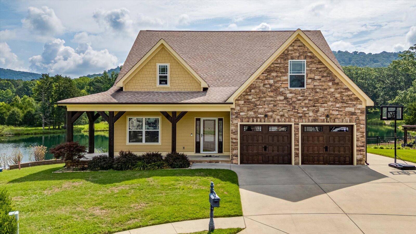 Ooltewah, TN 37363,8815 Silver Maple DR