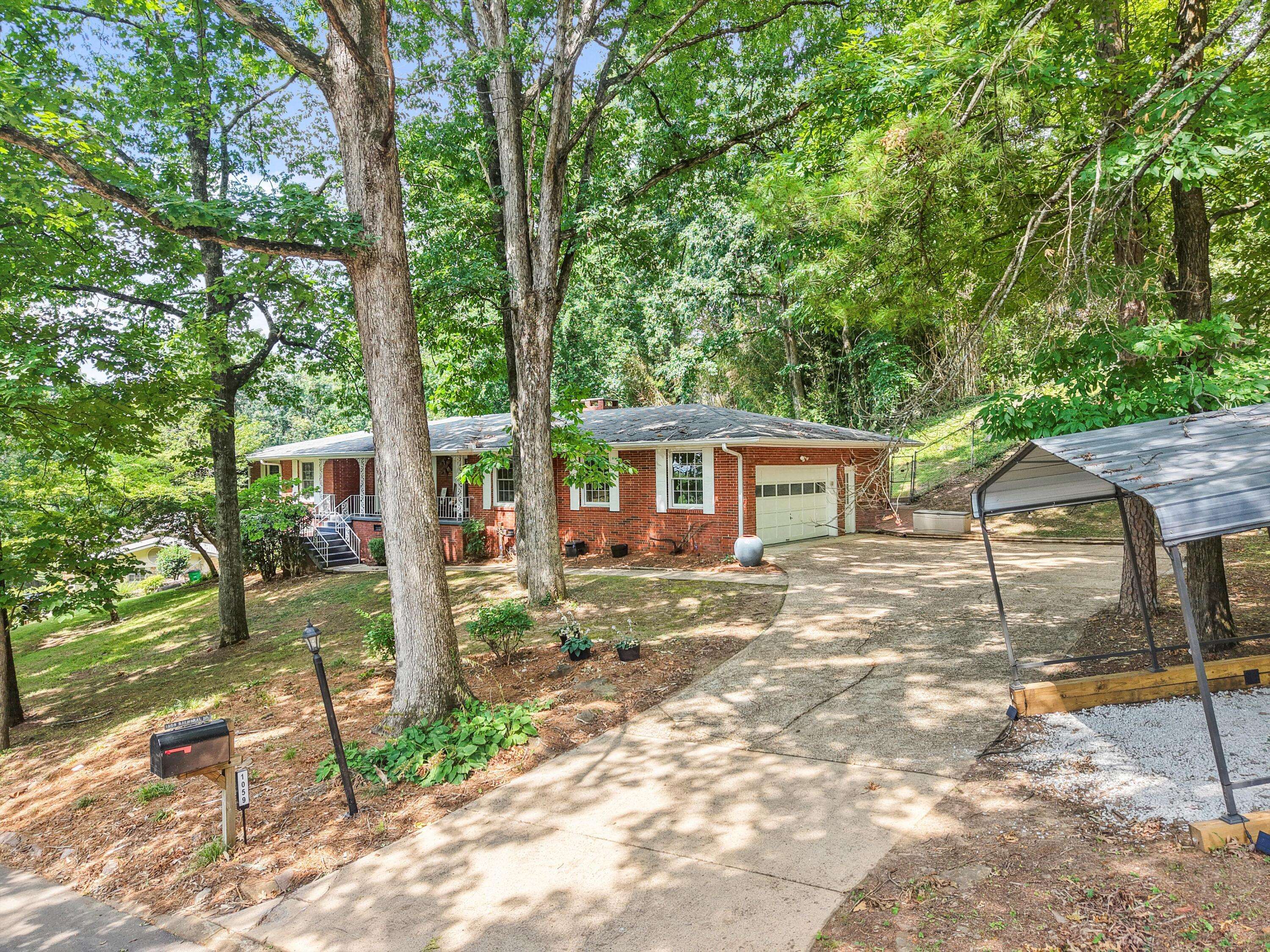 Signal Mountain, TN 37377,1059 Balmoral DR