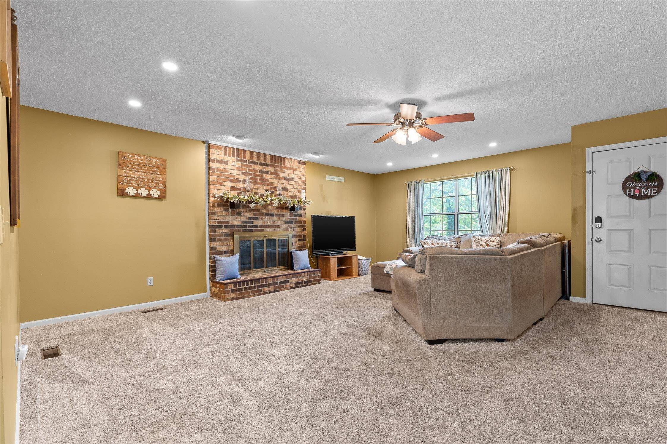 Signal Mountain, TN 37377,1018 Ridgeway AVE