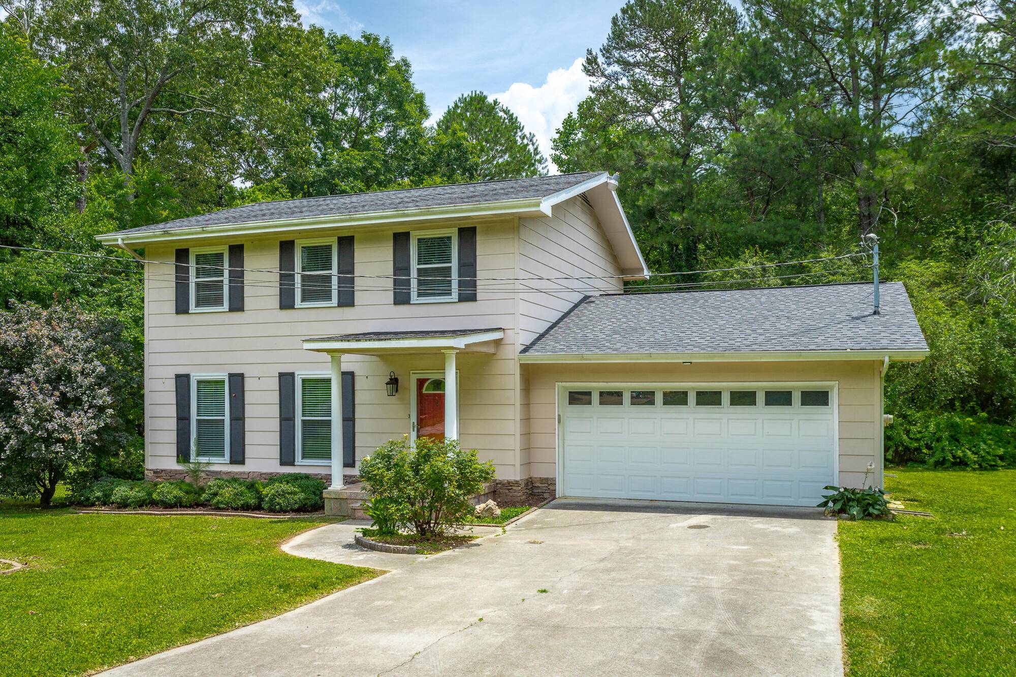 Ooltewah, TN 37363,8217 Rolling Stone LN