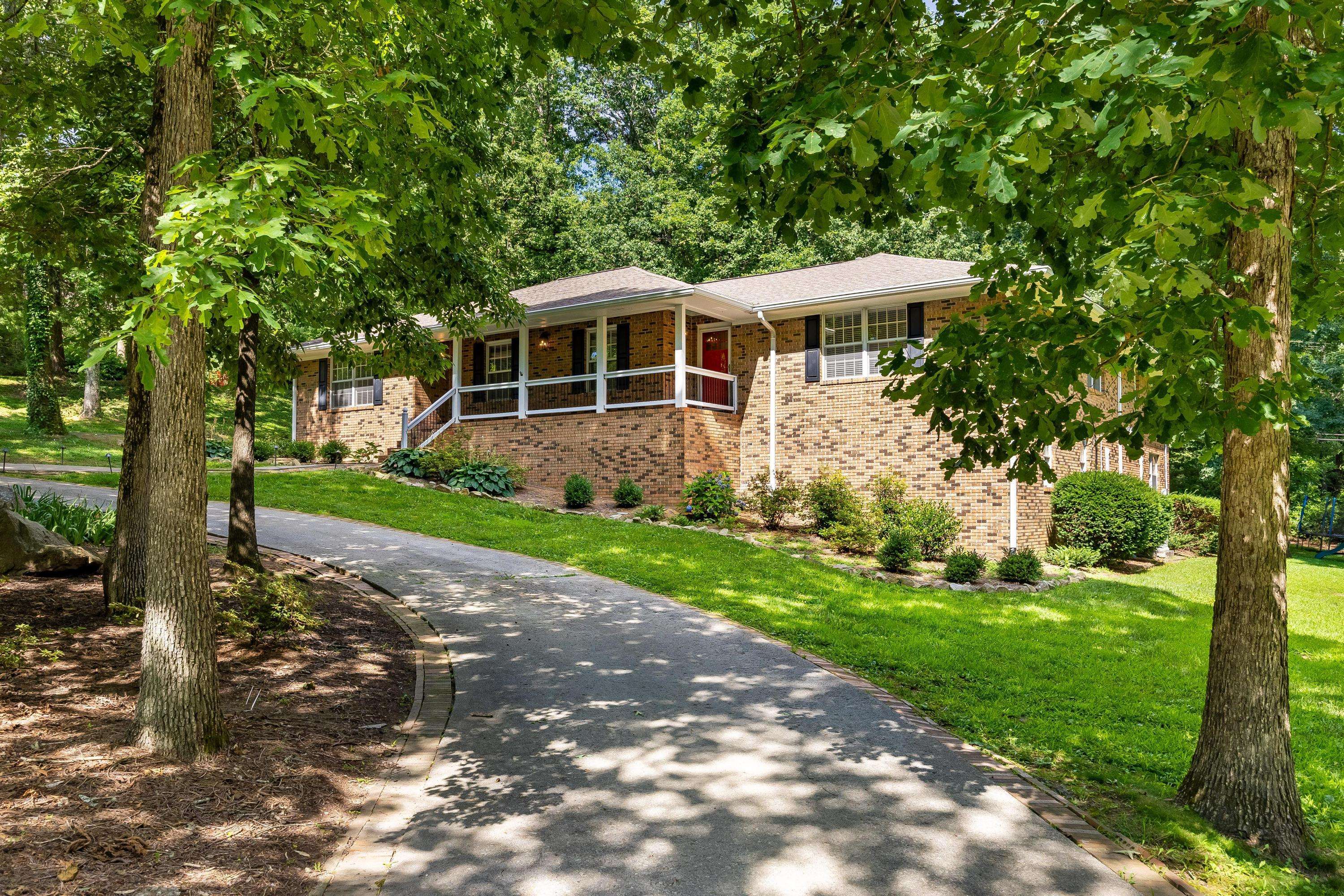 Signal Mountain, TN 37377,14 Carriage HL