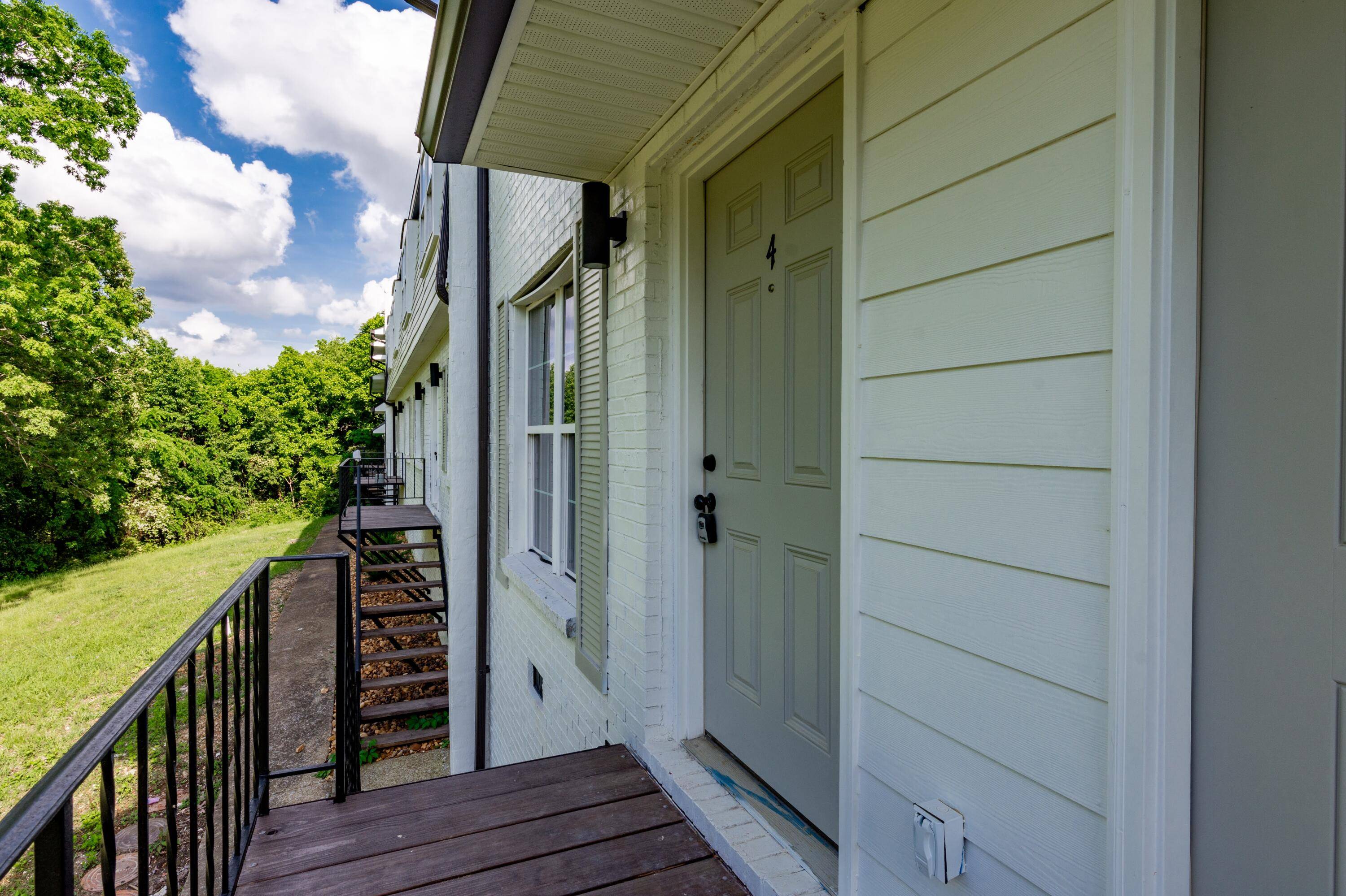 Hixson, TN 37343,400 Gallery LN