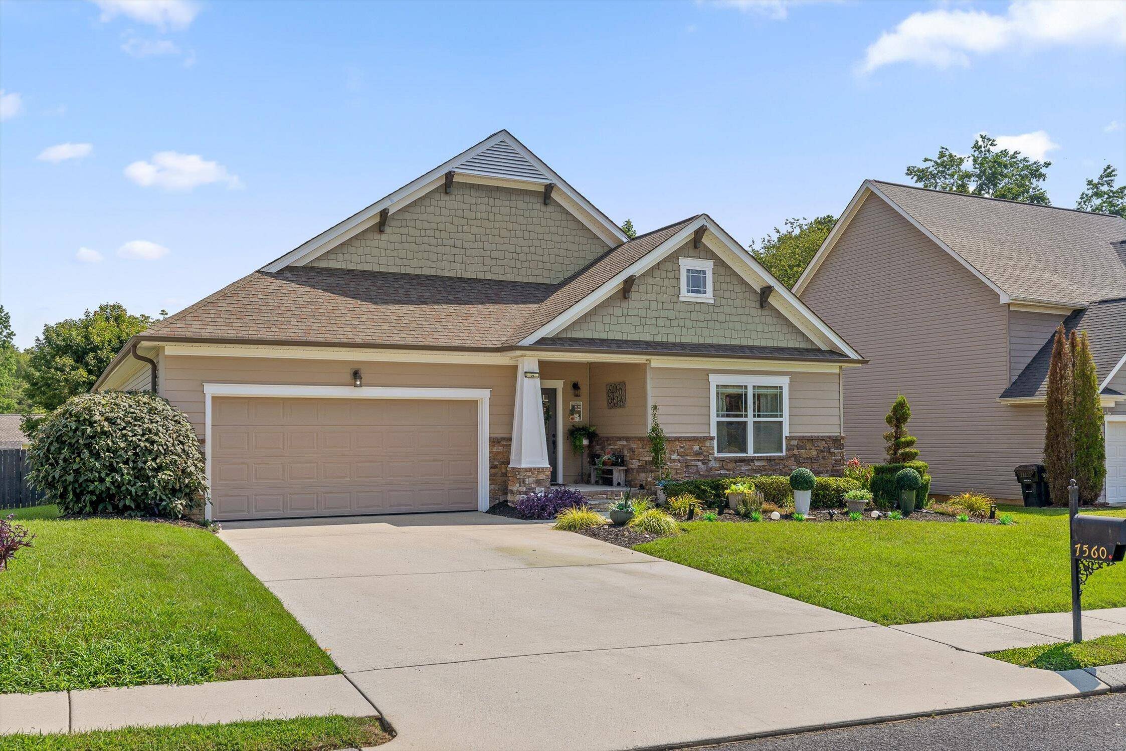 Ooltewah, TN 37363,7560 Hampstead Hall DR