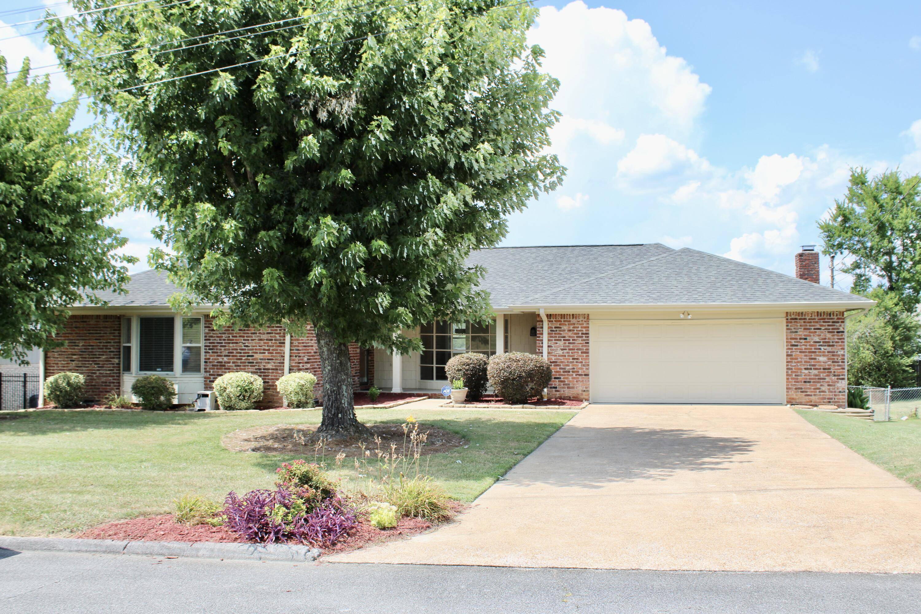 Chattanooga, TN 37421,8257 Tiber RD