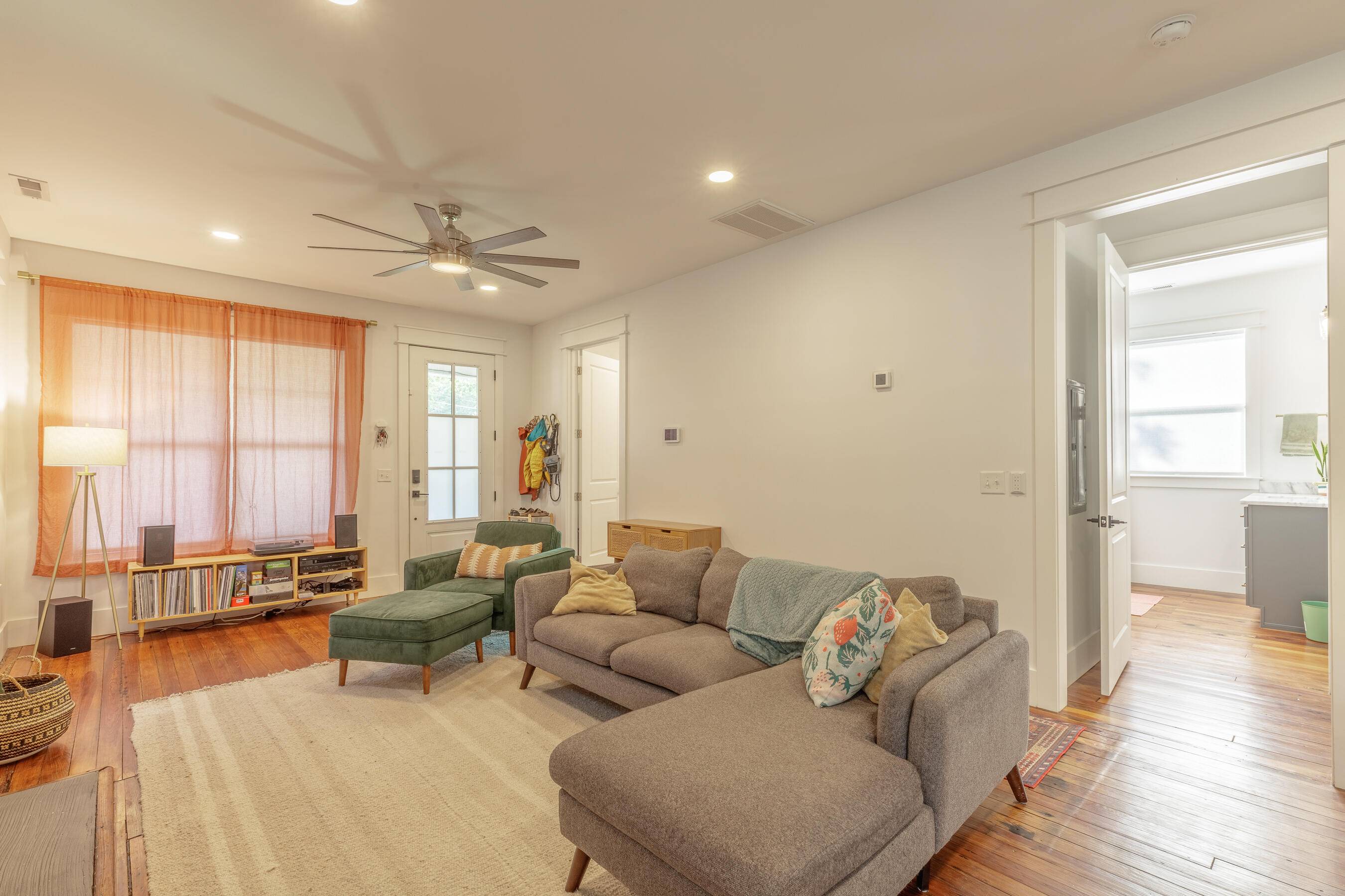 Chattanooga, TN 37404,2104 Oak ST