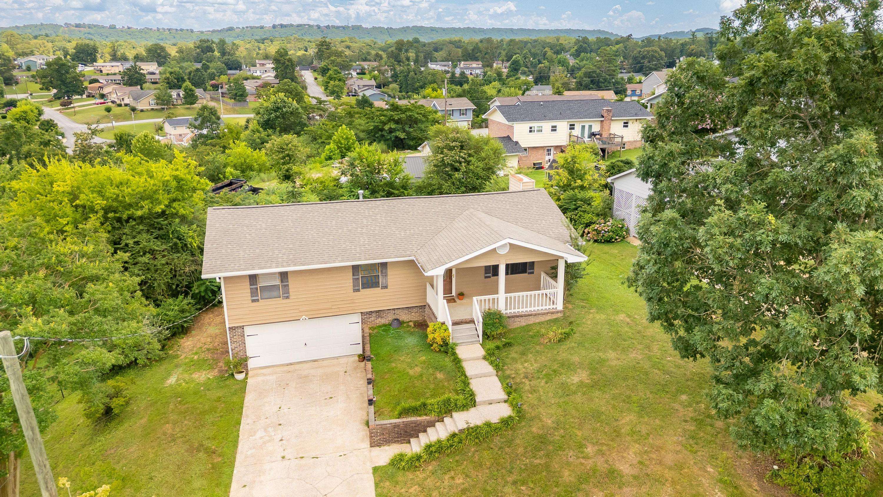 Chattanooga, TN 37421,2810 Windthrush DR