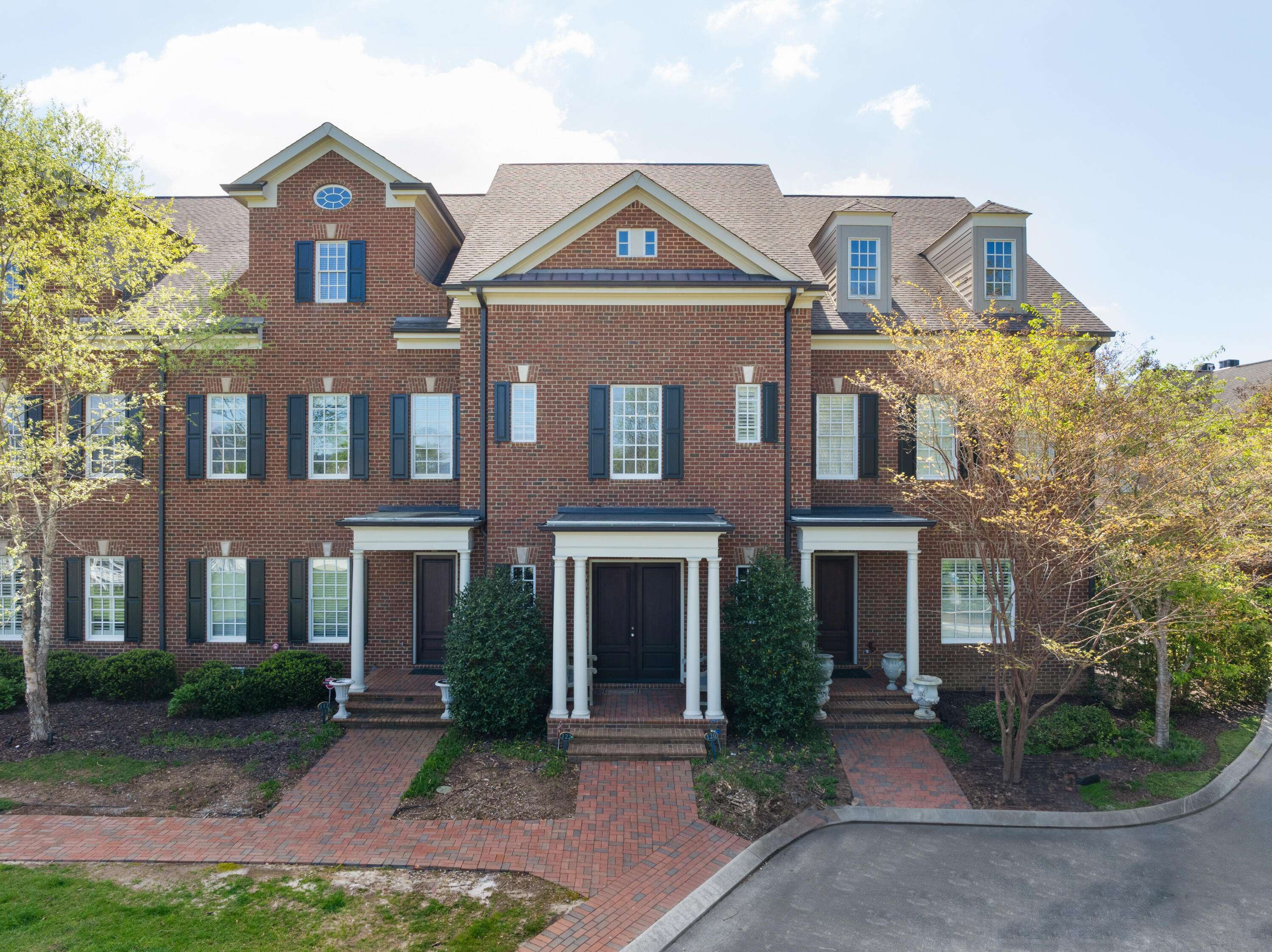 Chattanooga, TN 37405,554 Whitehall RD