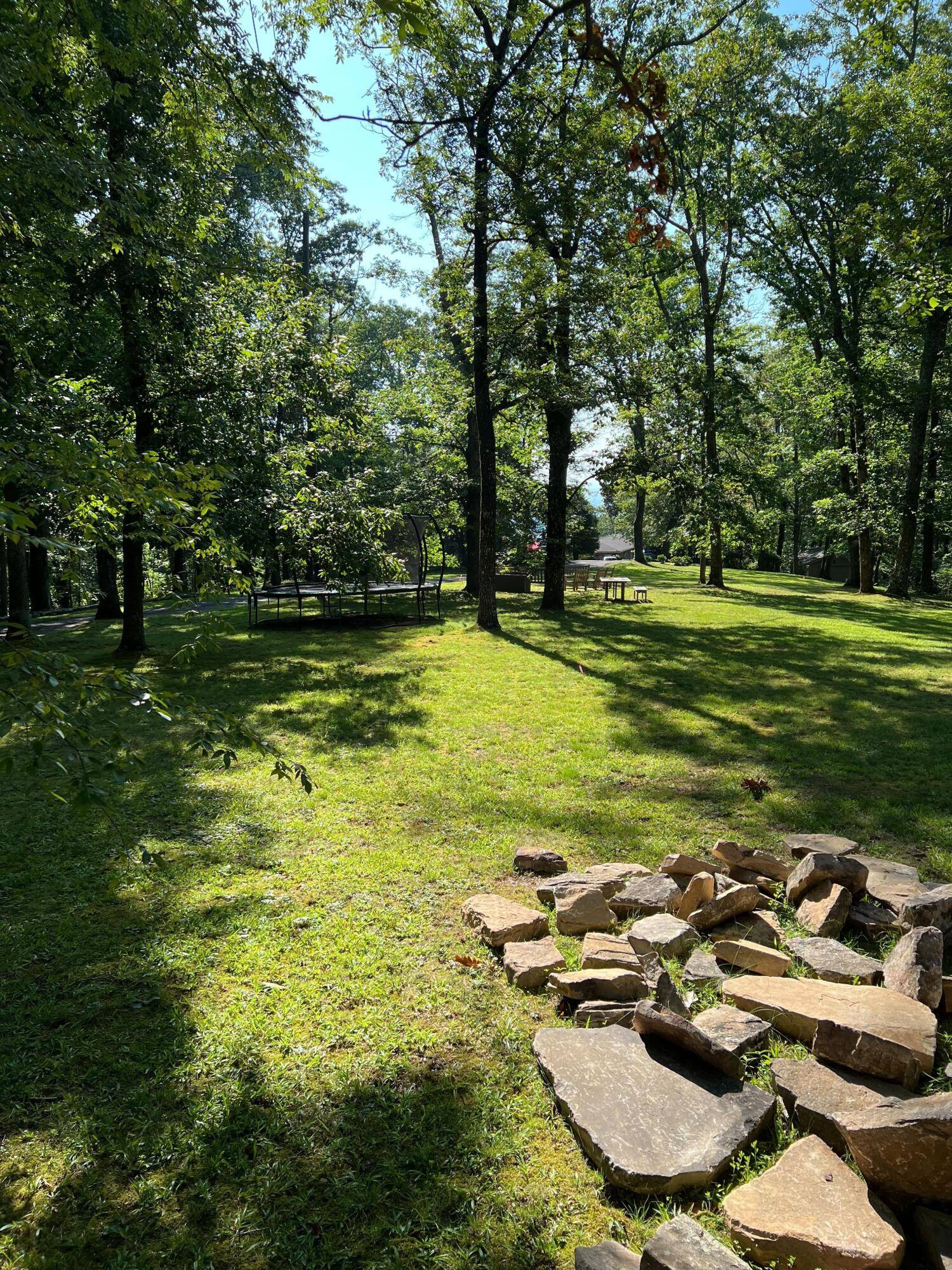 Lookout Mountain, TN 37350,891 Fleetwood DR
