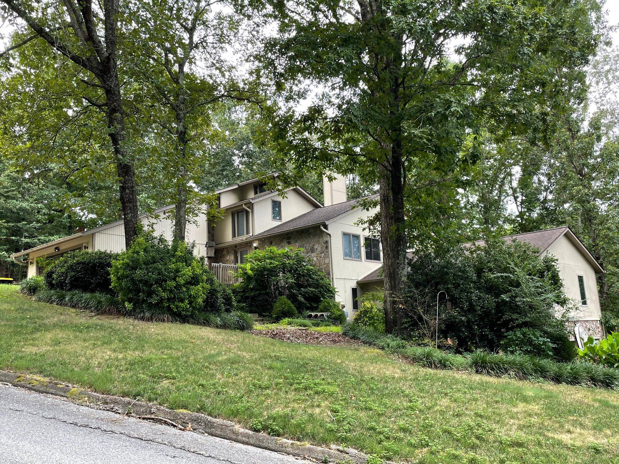 Chattanooga, TN 37421,9208 Magic Mountain DR