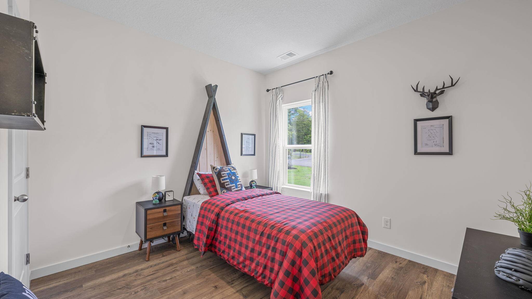 Ooltewah, TN 37363,8453 Mulberry
