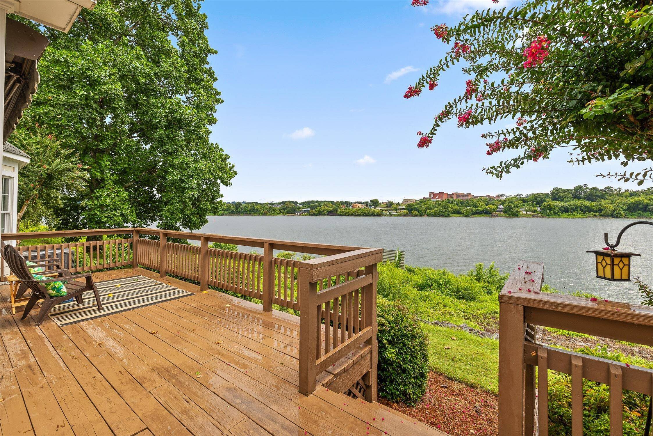 Chattanooga, TN 37405,1118 Constitution DR