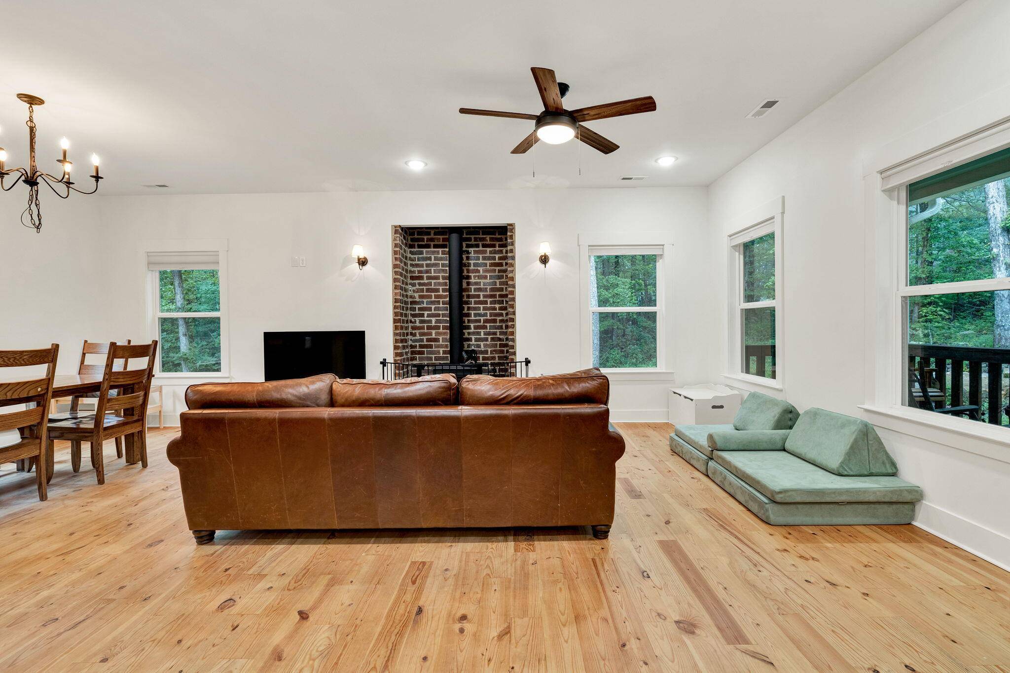 Rising Fawn, GA 30738,174 Lookout DR