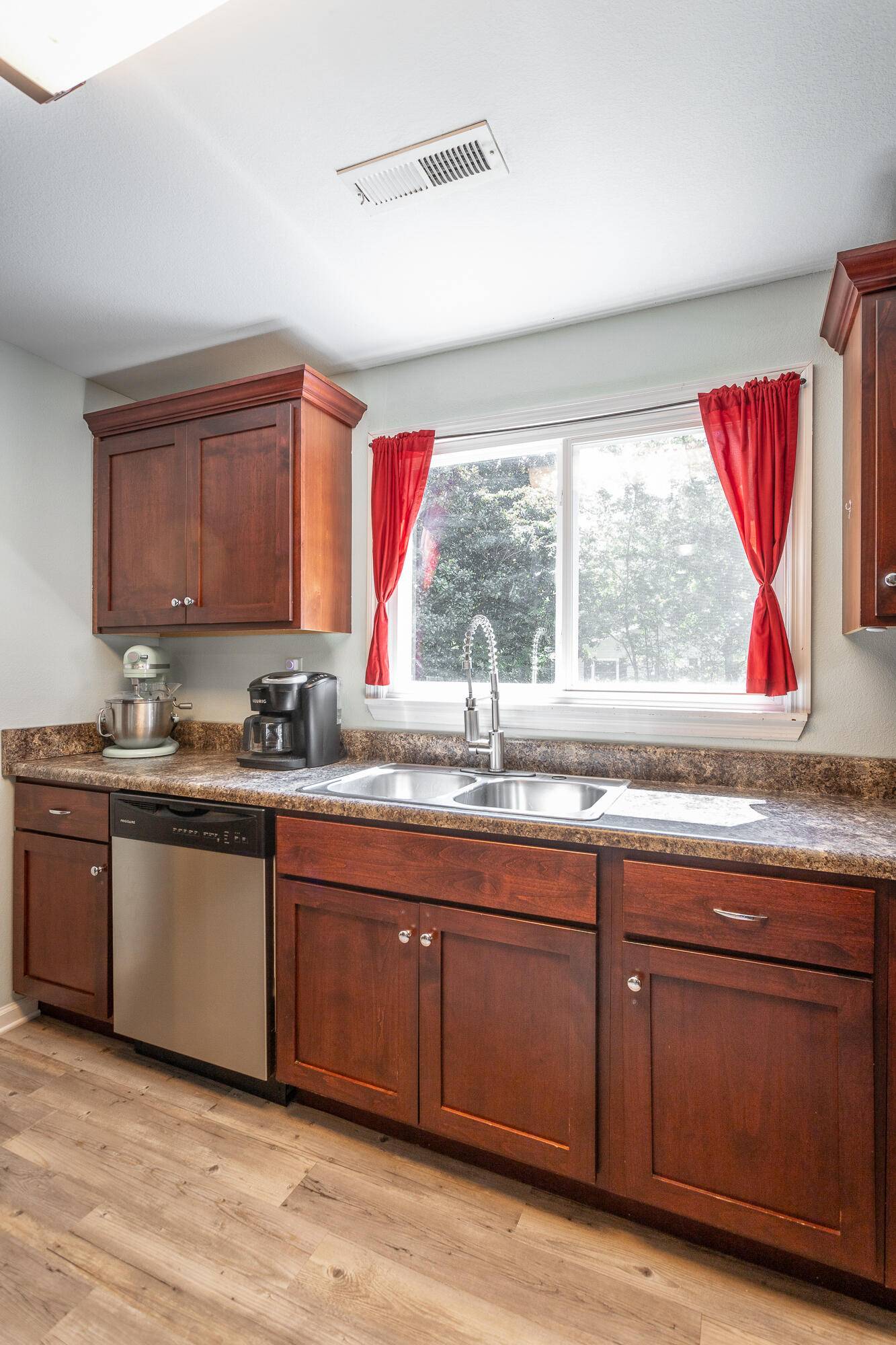 Soddy Daisy, TN 37379,11665 Back Valley RD