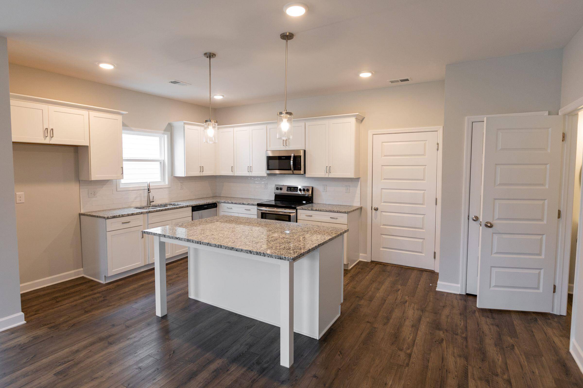 Chattanooga, TN 37404,1842 Cotton WAY