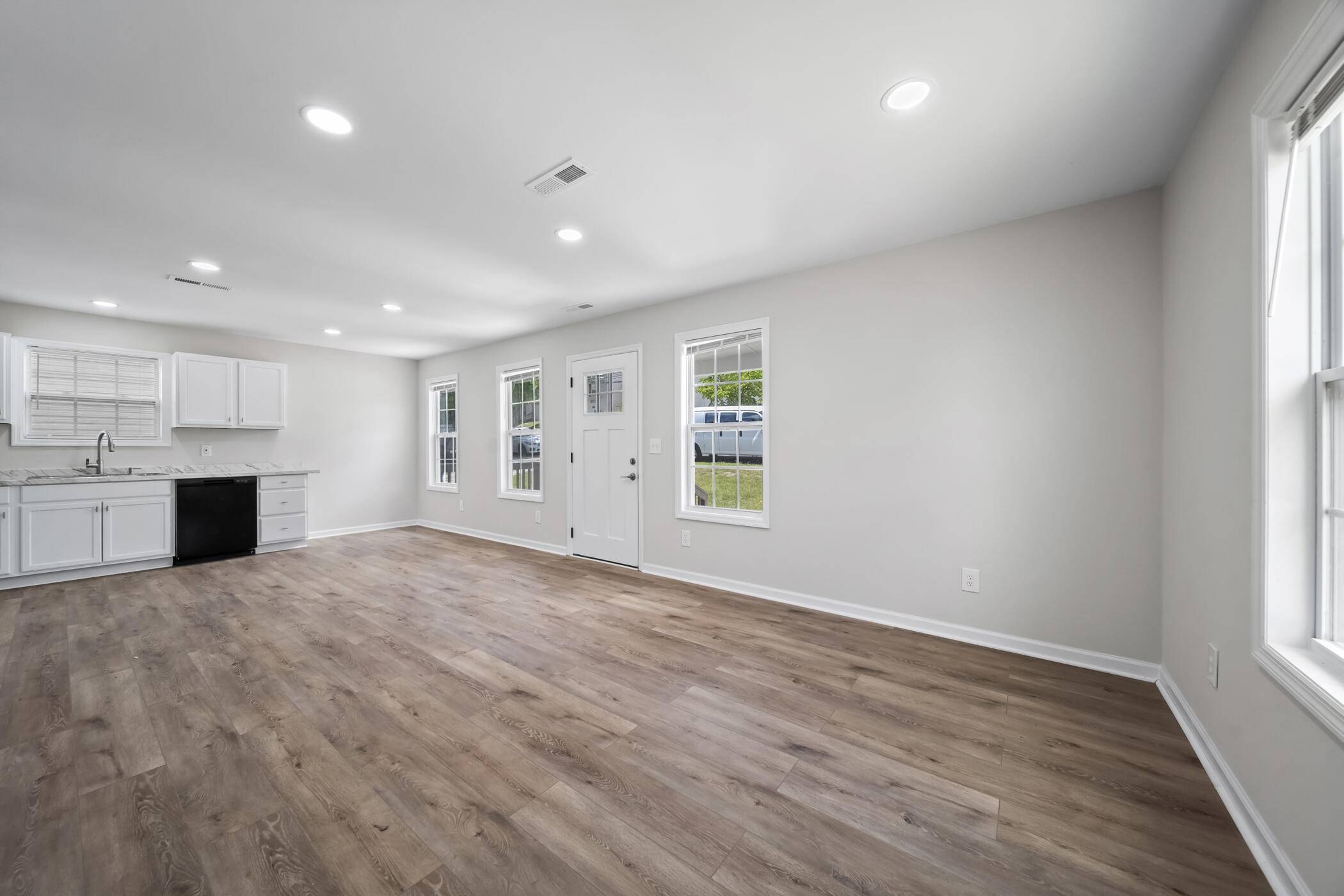 Lenoir City, TN 37771,511 A ST