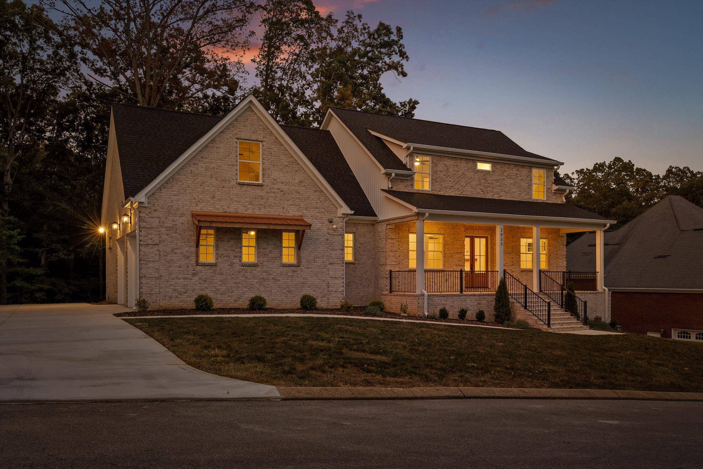 Soddy Daisy, TN 37379,2033 Angler DR