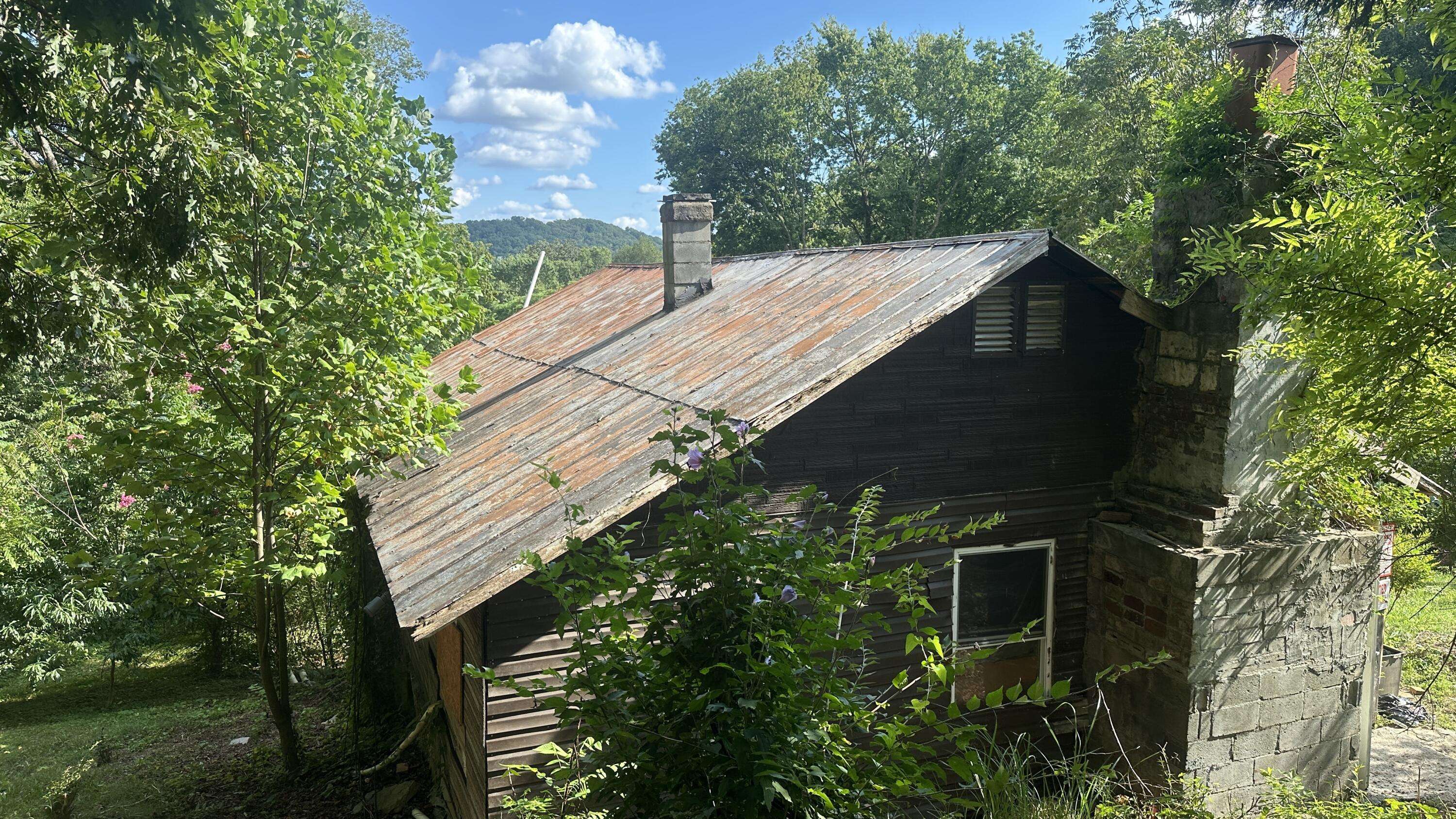 Chattanooga, TN 37405,160 Dal Brown RD