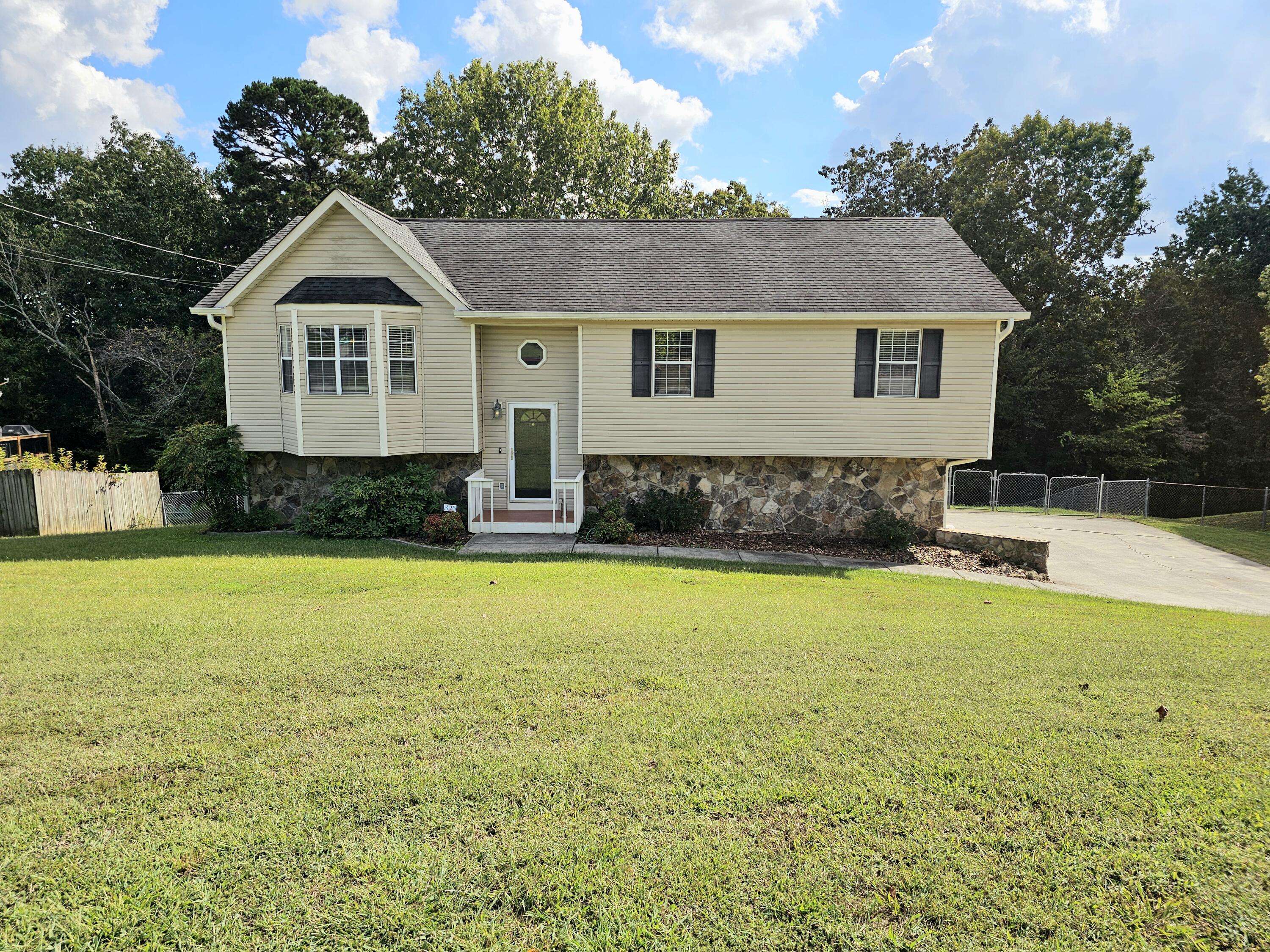 Ringgold, GA 30736,325 Glenda LN