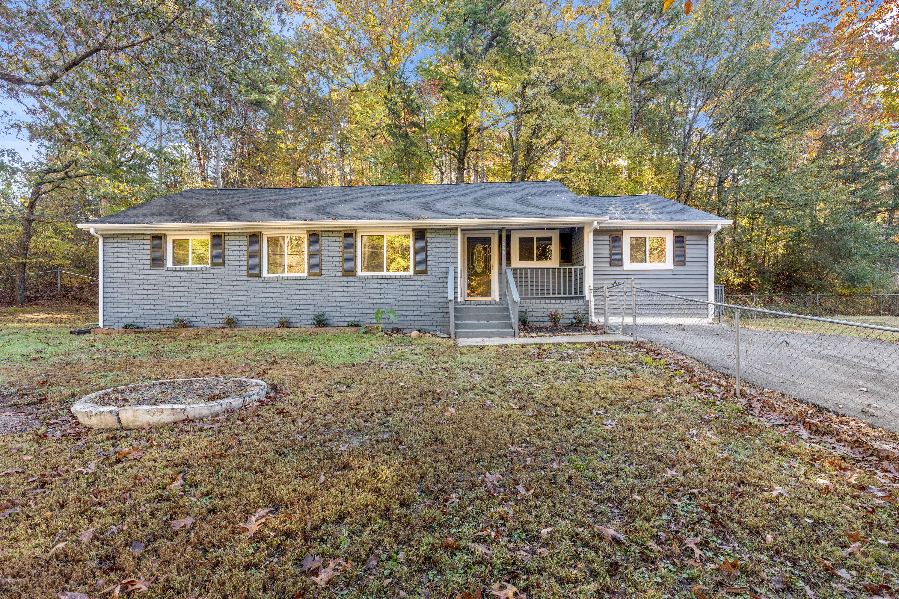 Soddy Daisy, TN 37379,1806 Dallas Lake Rd