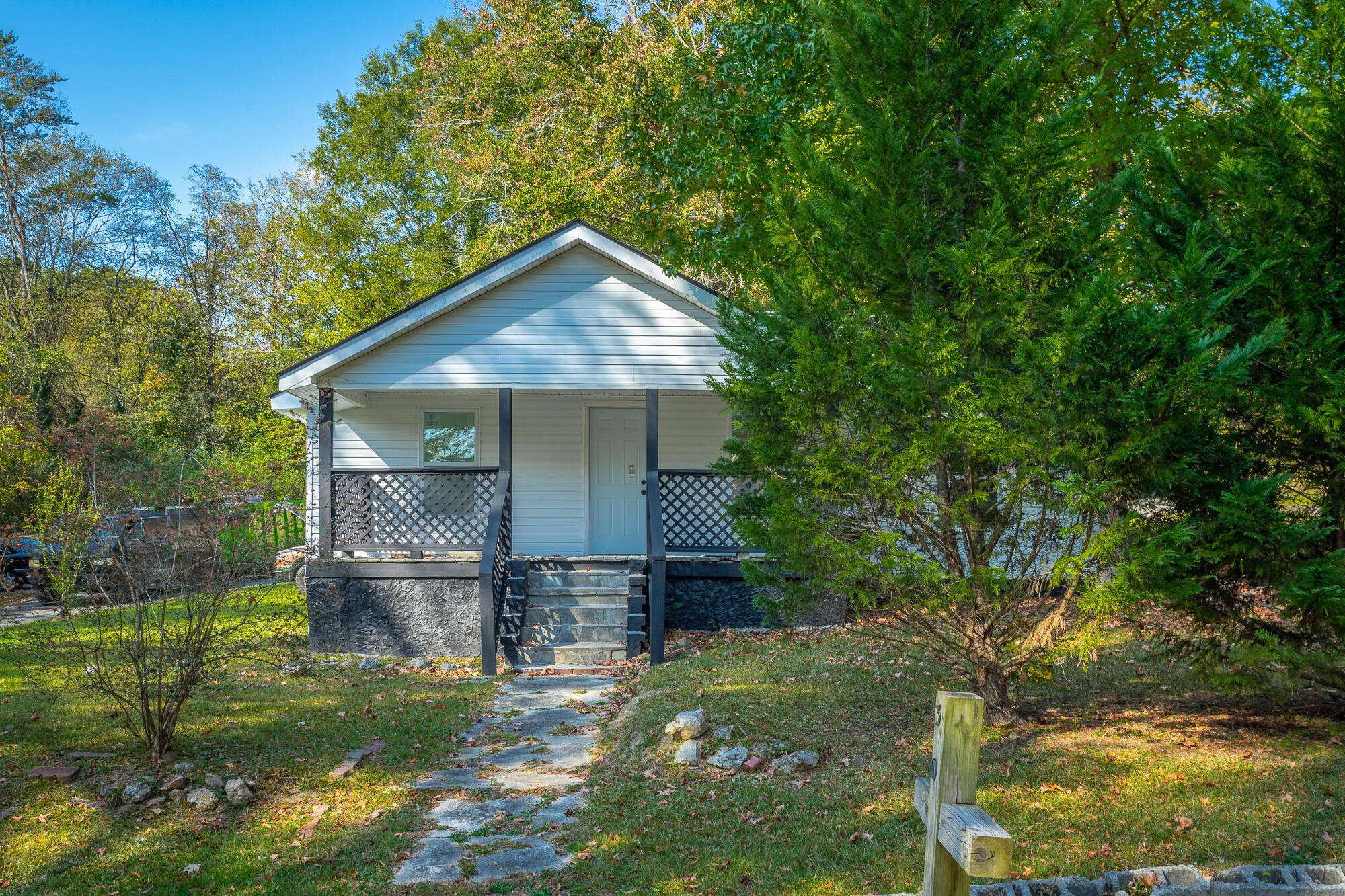 Lafayette, GA 30728,310 Glenn ST