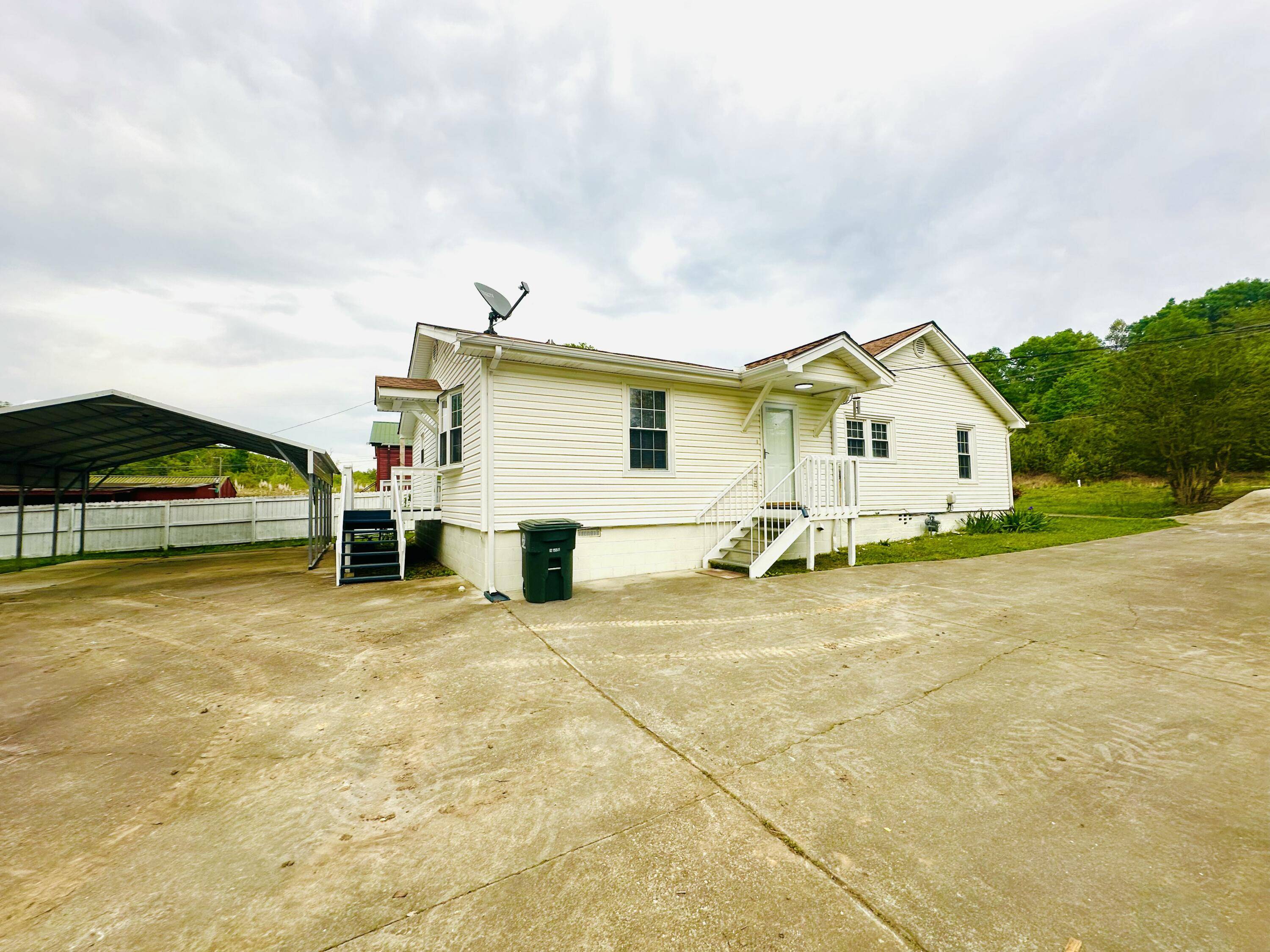 Chattanooga, TN 37421,8827 Brainerd RD